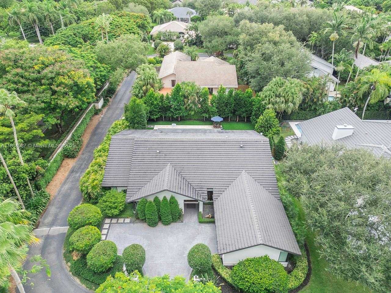 Small Image of 11044 SOUTH WEST 77TH CT CIR, Pinecrest Number 27