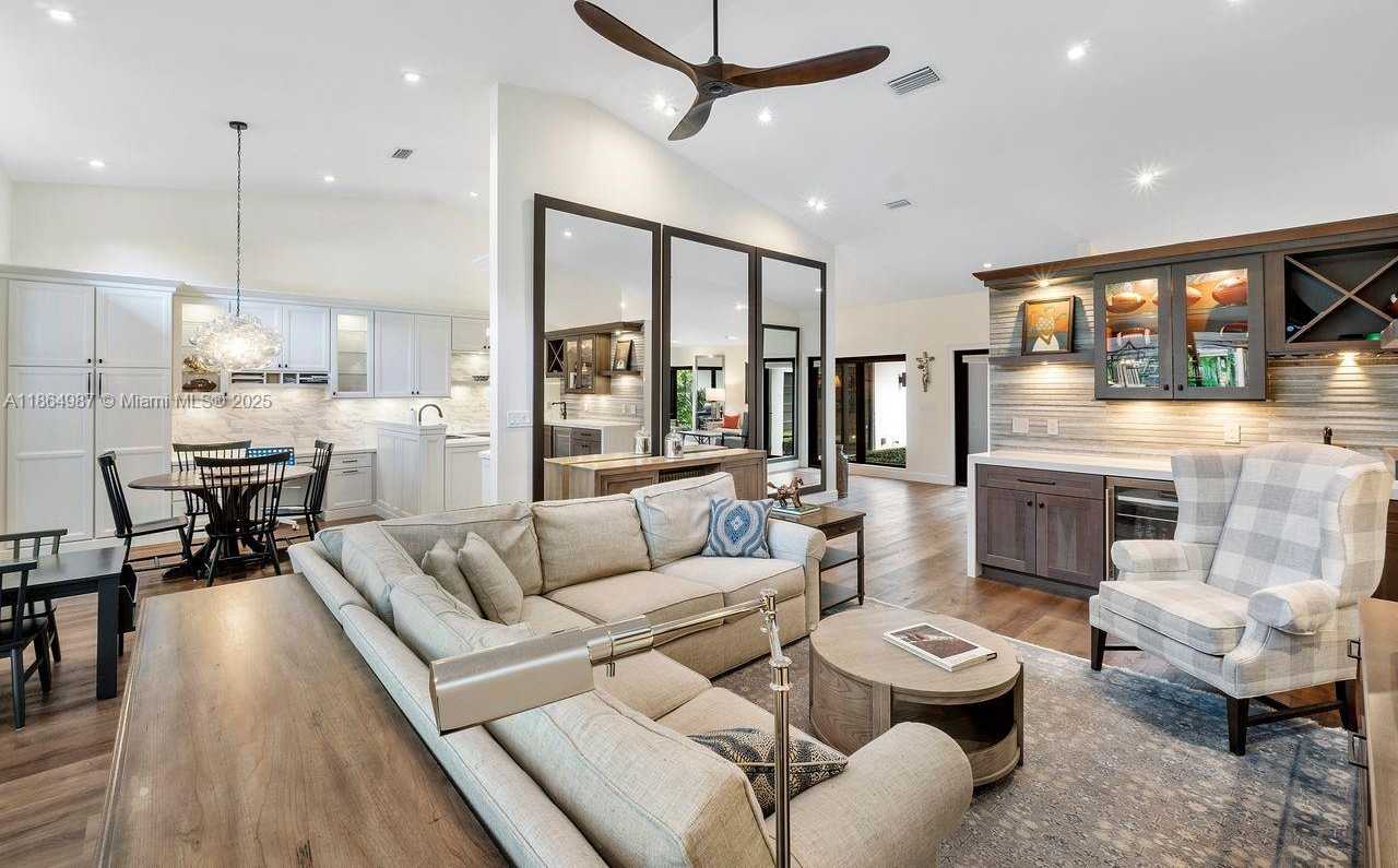 Small Image of 11044 SOUTH WEST 77TH CT CIR, Pinecrest Number 4