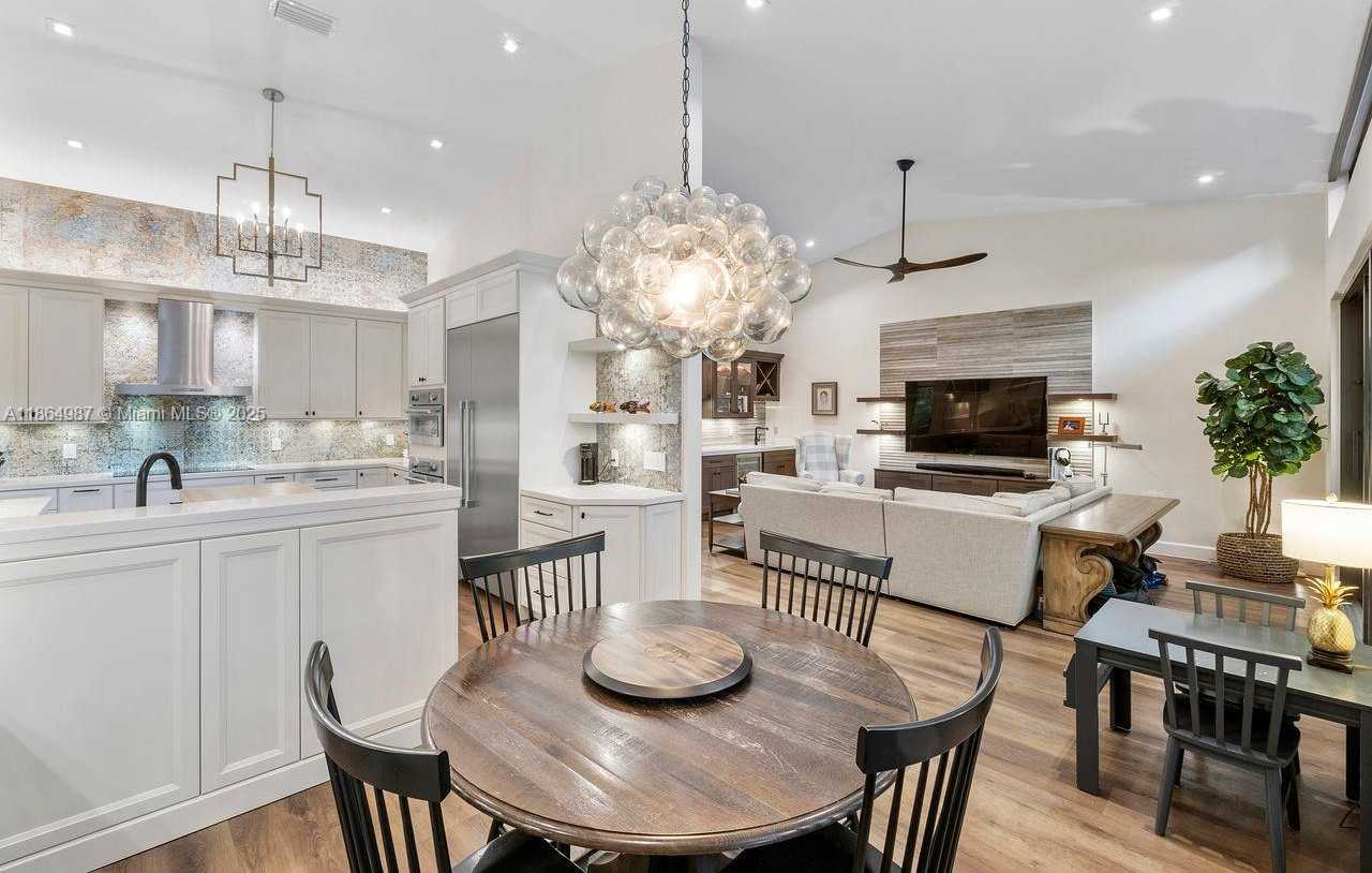 Small Image of 11044 SOUTH WEST 77TH CT CIR, Pinecrest Number 6