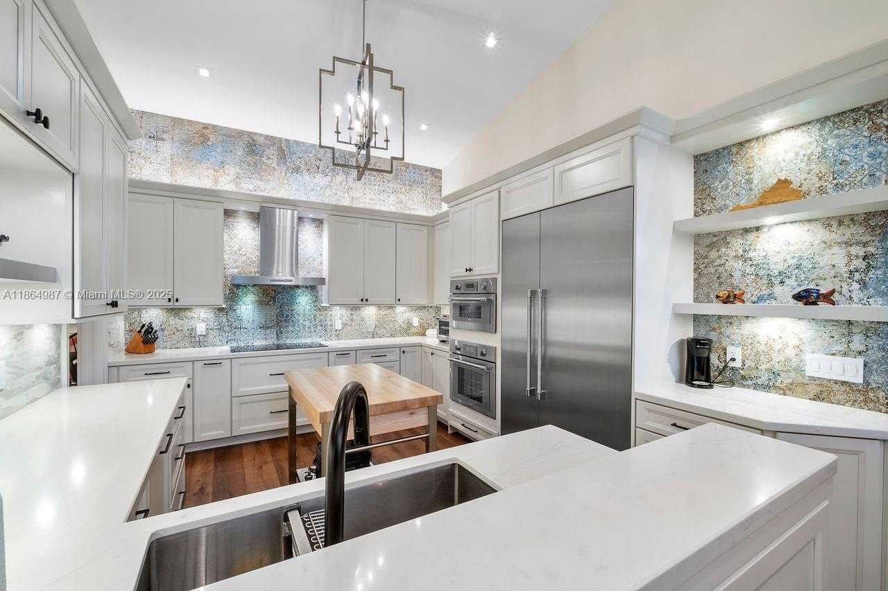 Small Image of 11044 SOUTH WEST 77TH CT CIR, Pinecrest Number 7