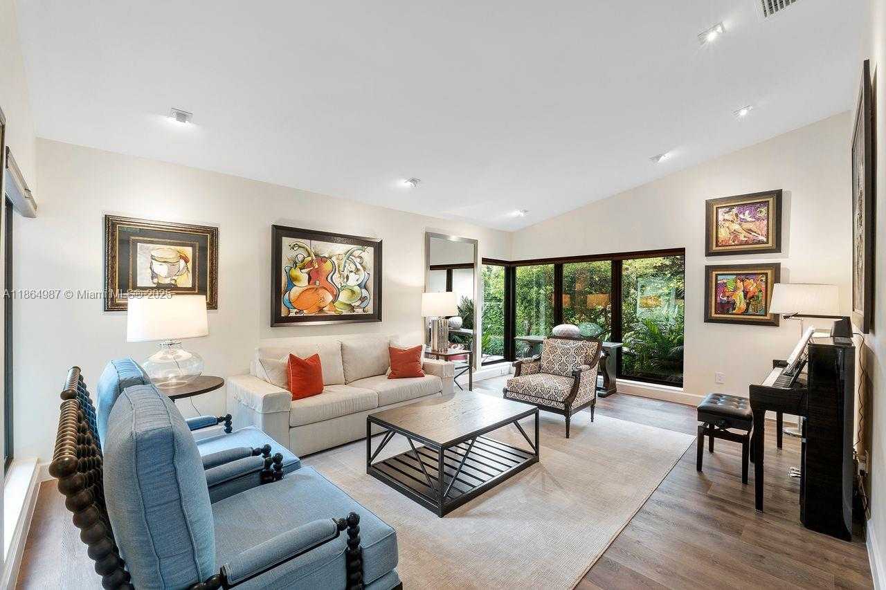 Small Image of 11044 SOUTH WEST 77TH CT CIR, Pinecrest Number 9
