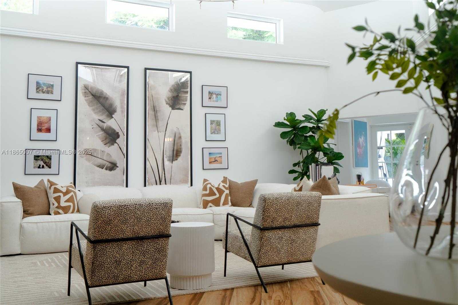 Small Image of 200 WEST MCINTYRE ST, Key Biscayne Number 12