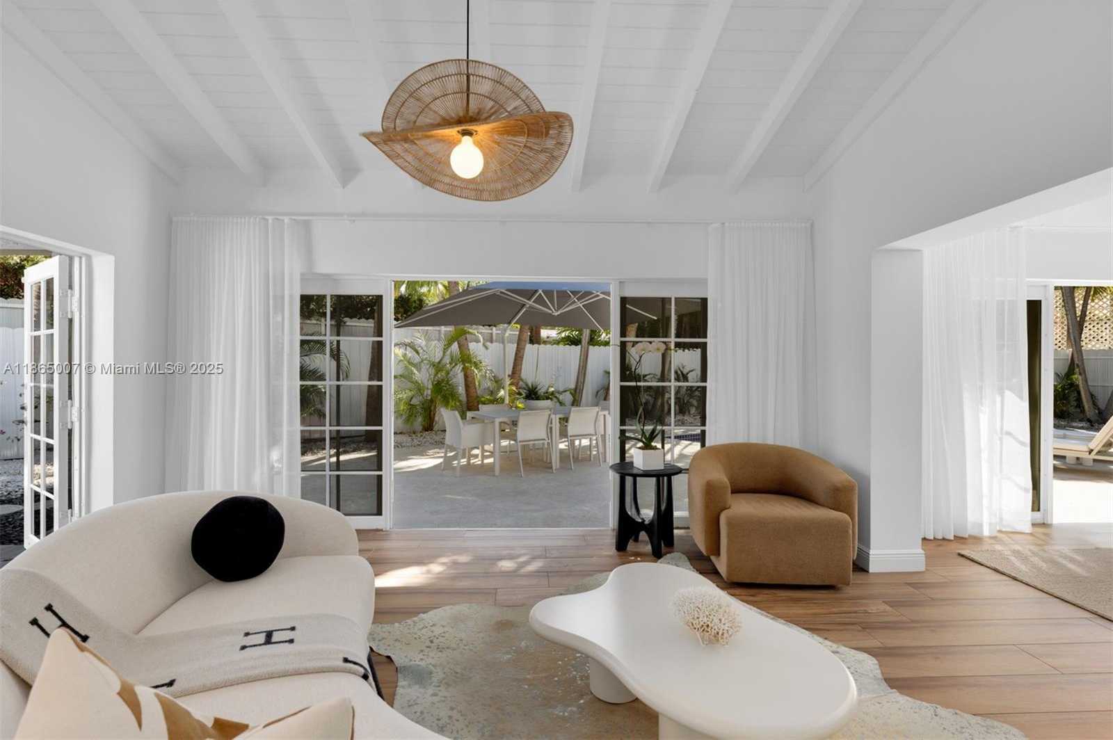 Small Image of 200 WEST MCINTYRE ST, Key Biscayne Number 14