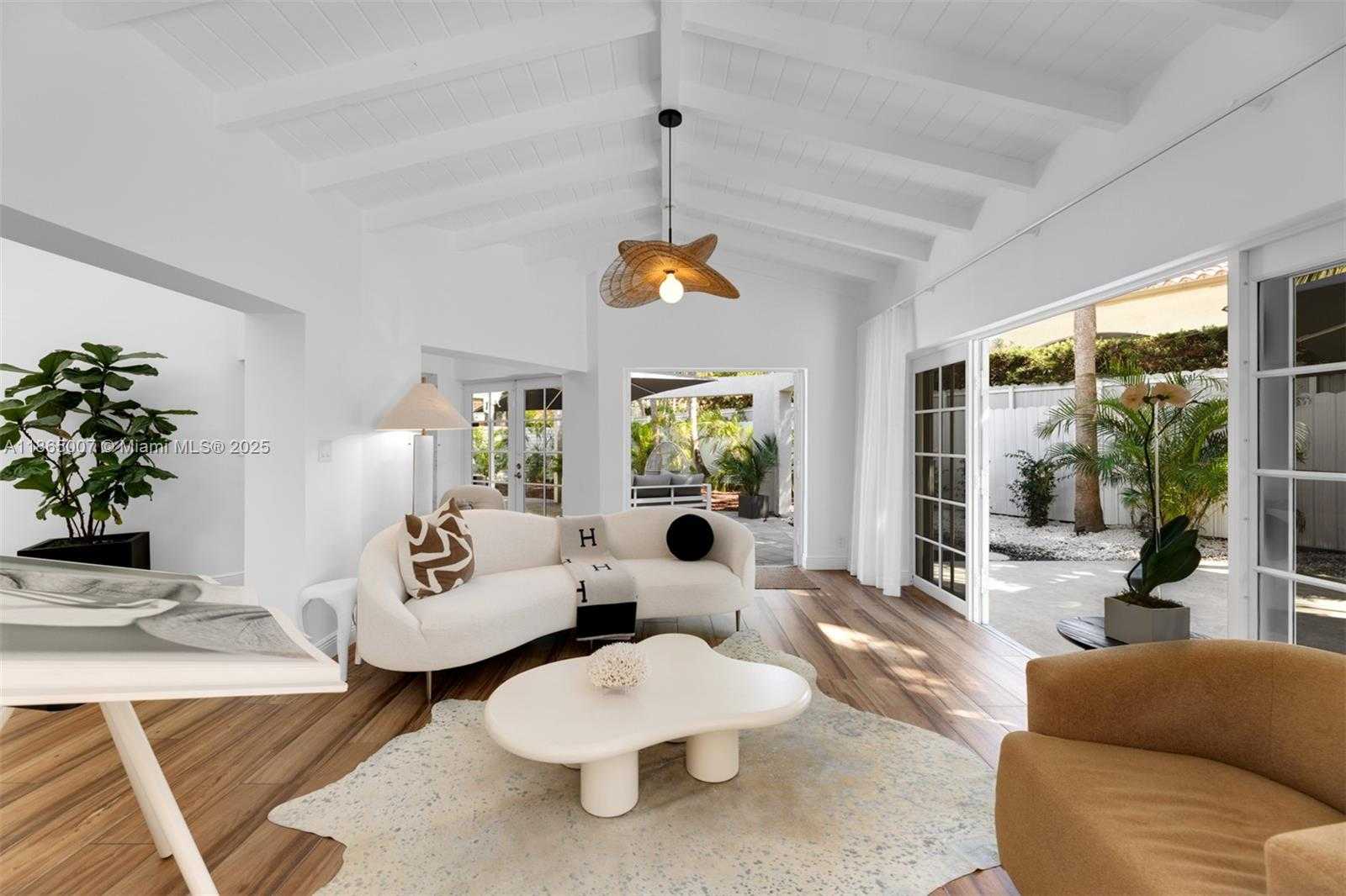 Small Image of 200 WEST MCINTYRE ST, Key Biscayne Number 15