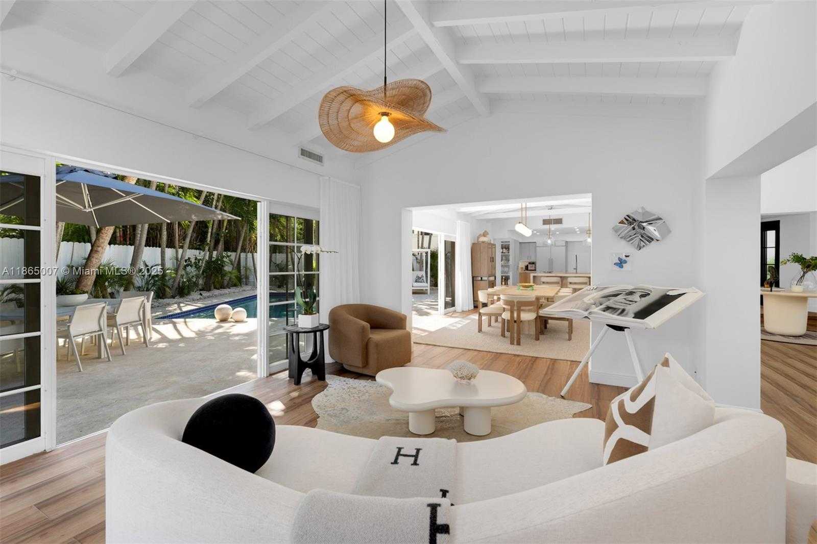 Small Image of 200 WEST MCINTYRE ST, Key Biscayne Number 16