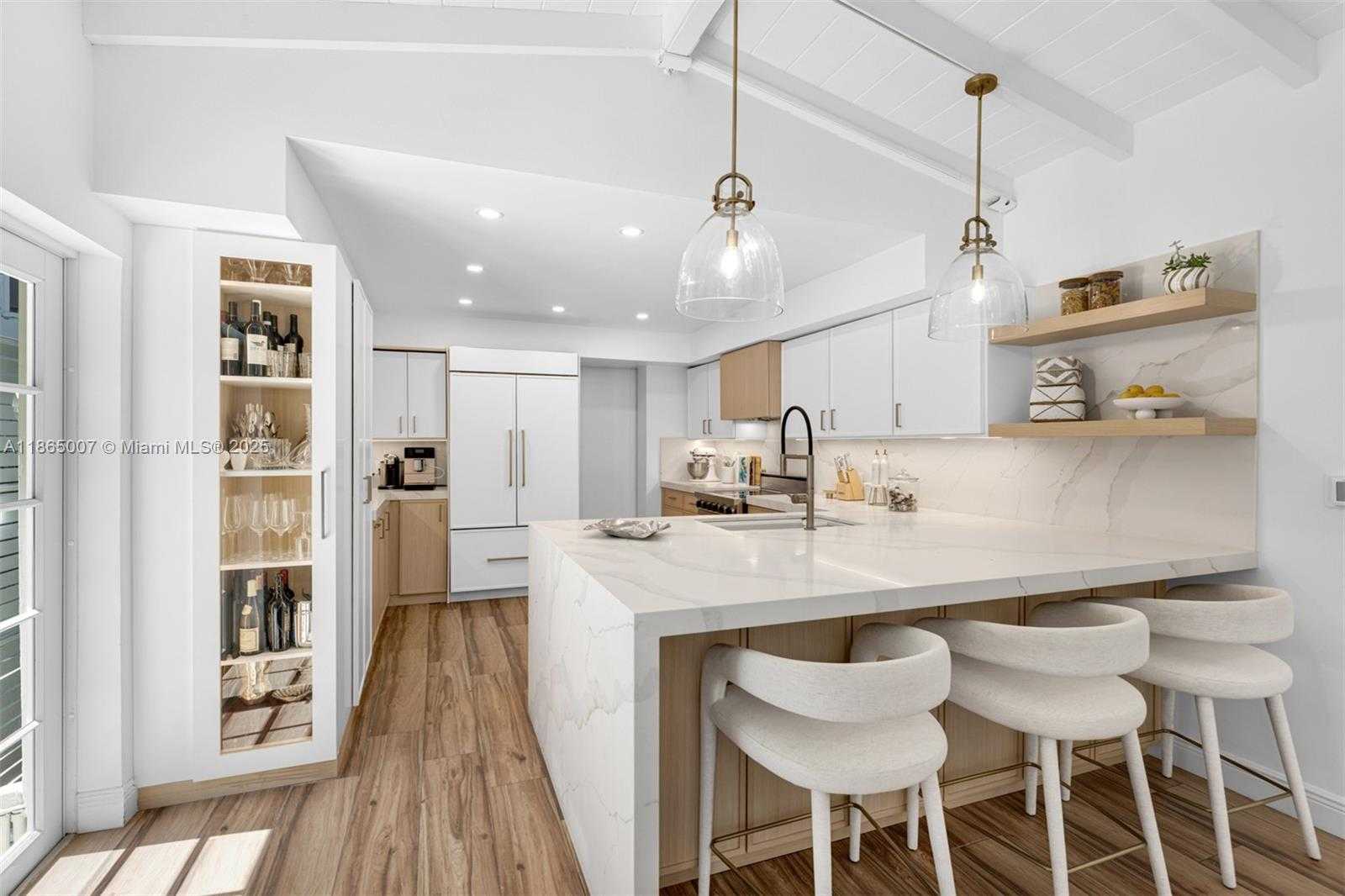 Small Image of 200 WEST MCINTYRE ST, Key Biscayne Number 19