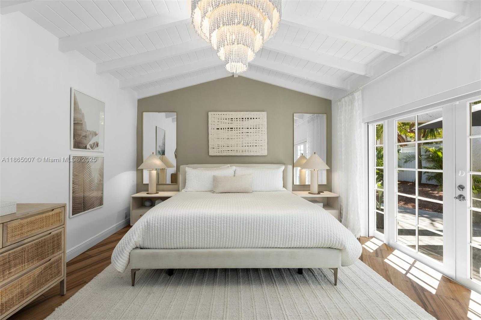 Small Image of 200 WEST MCINTYRE ST, Key Biscayne Number 32