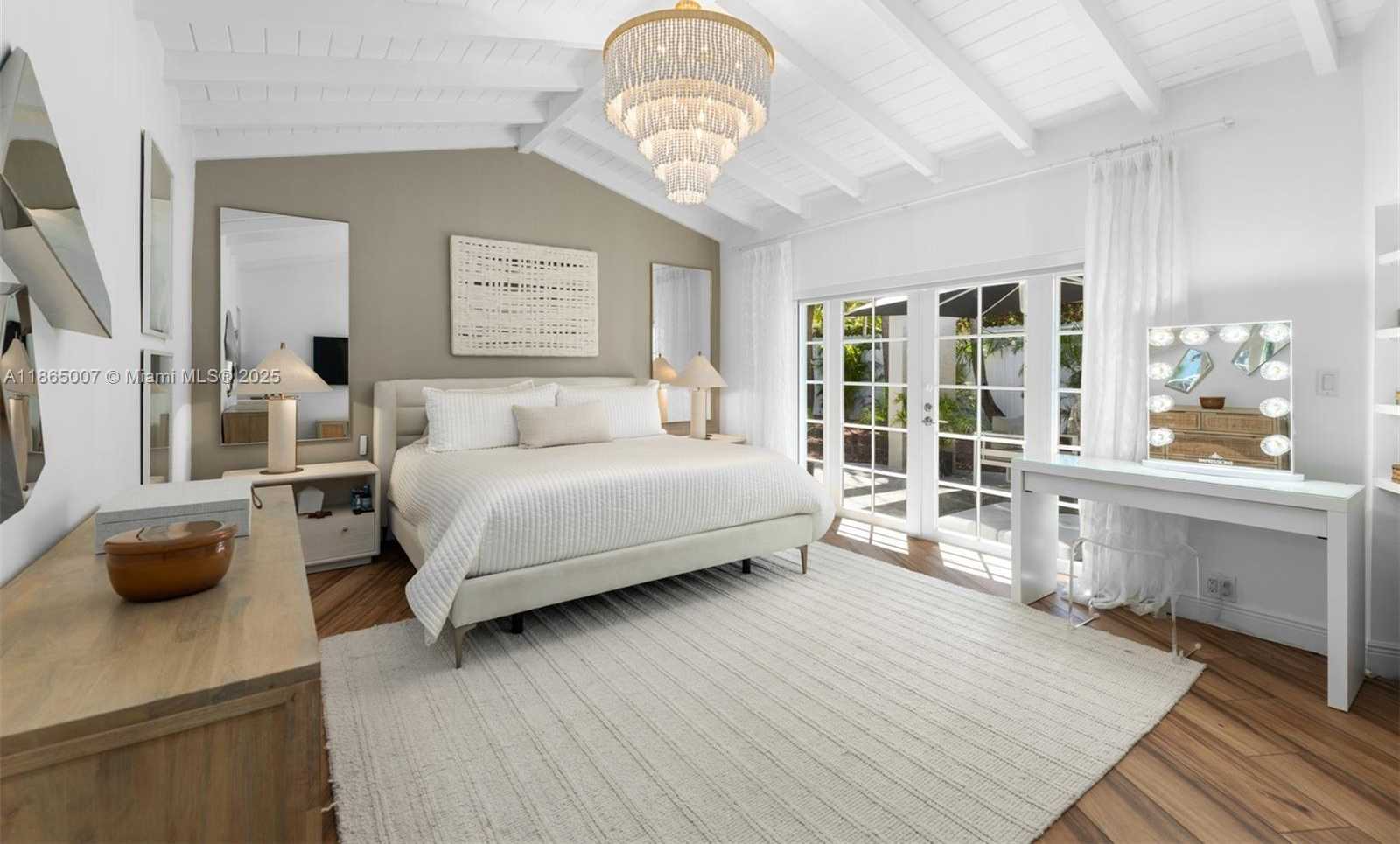 Small Image of 200 WEST MCINTYRE ST, Key Biscayne Number 33