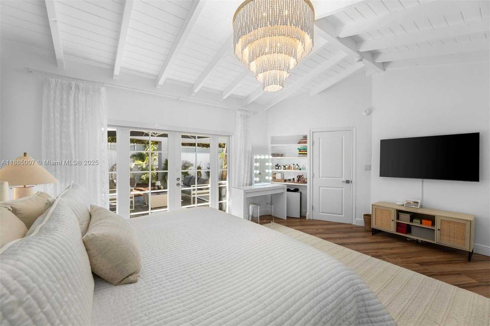Small Image of 200 WEST MCINTYRE ST, Key Biscayne Number 34