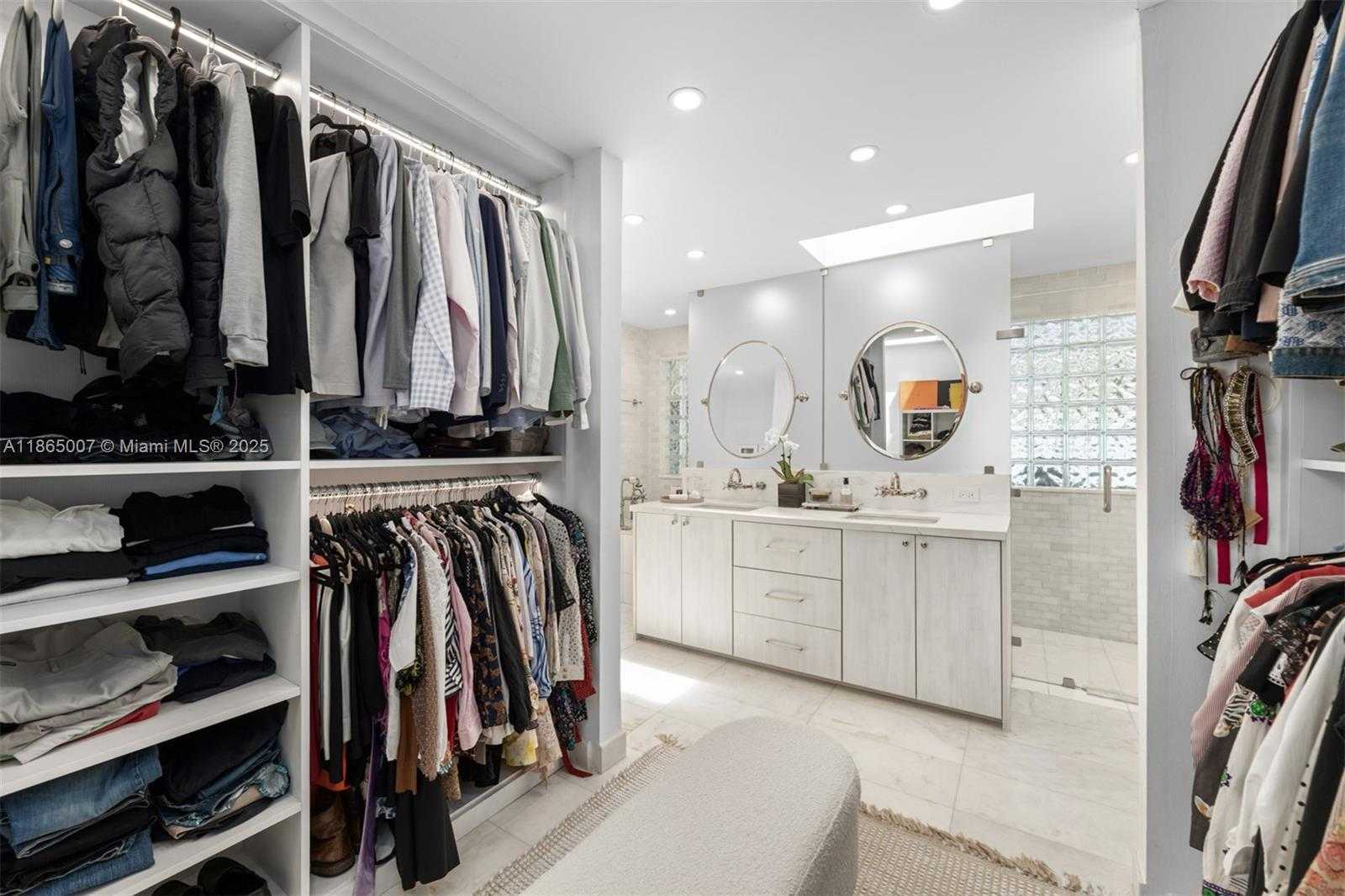 Small Image of 200 WEST MCINTYRE ST, Key Biscayne Number 35