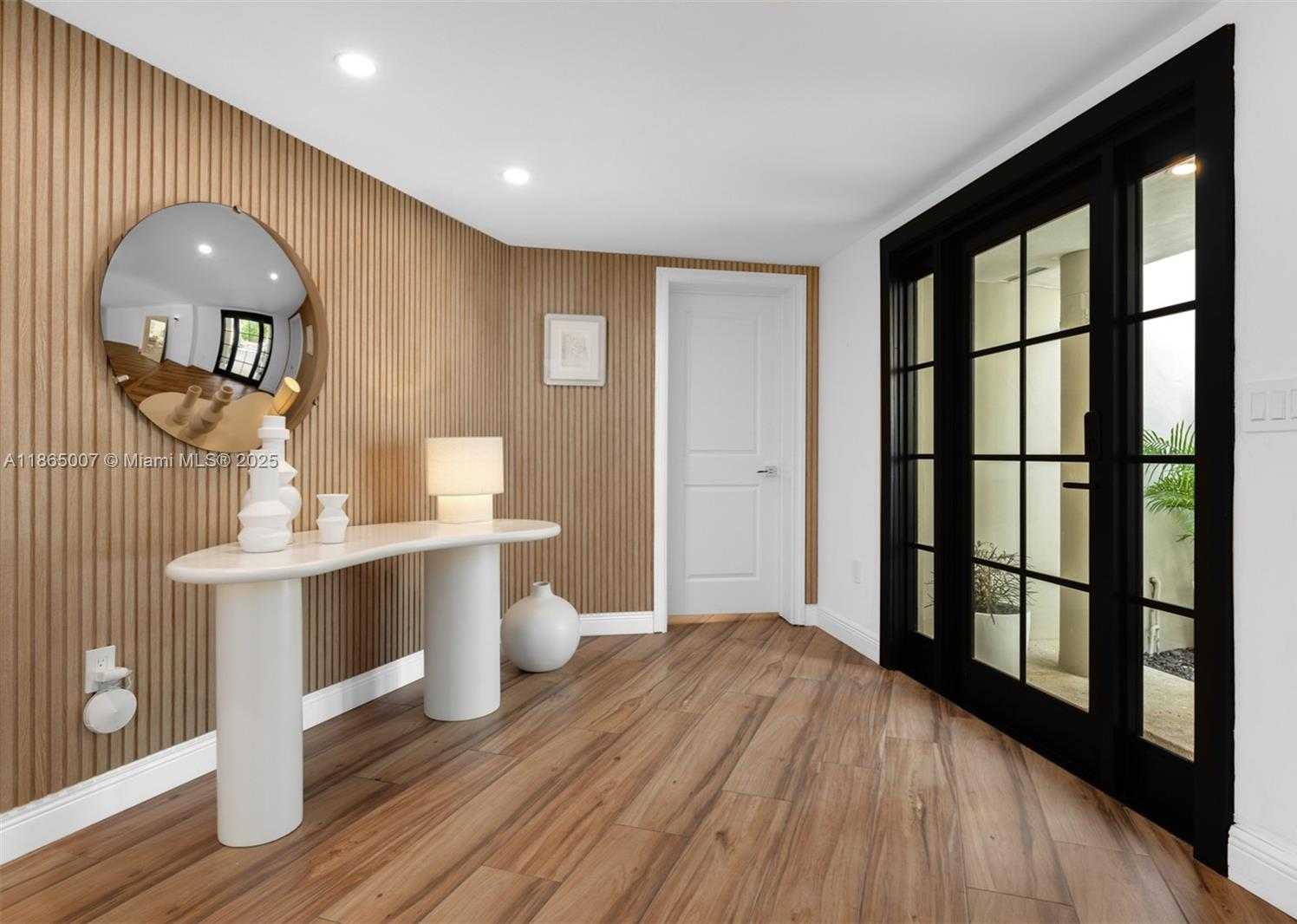 Small Image of 200 WEST MCINTYRE ST, Key Biscayne Number 4