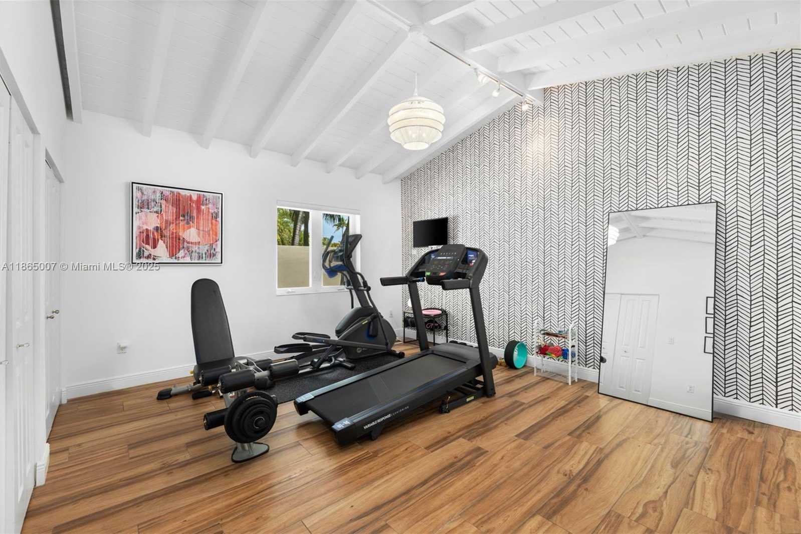 Small Image of 200 WEST MCINTYRE ST, Key Biscayne Number 40