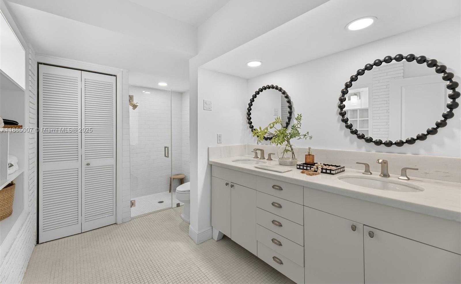 Small Image of 200 WEST MCINTYRE ST, Key Biscayne Number 42