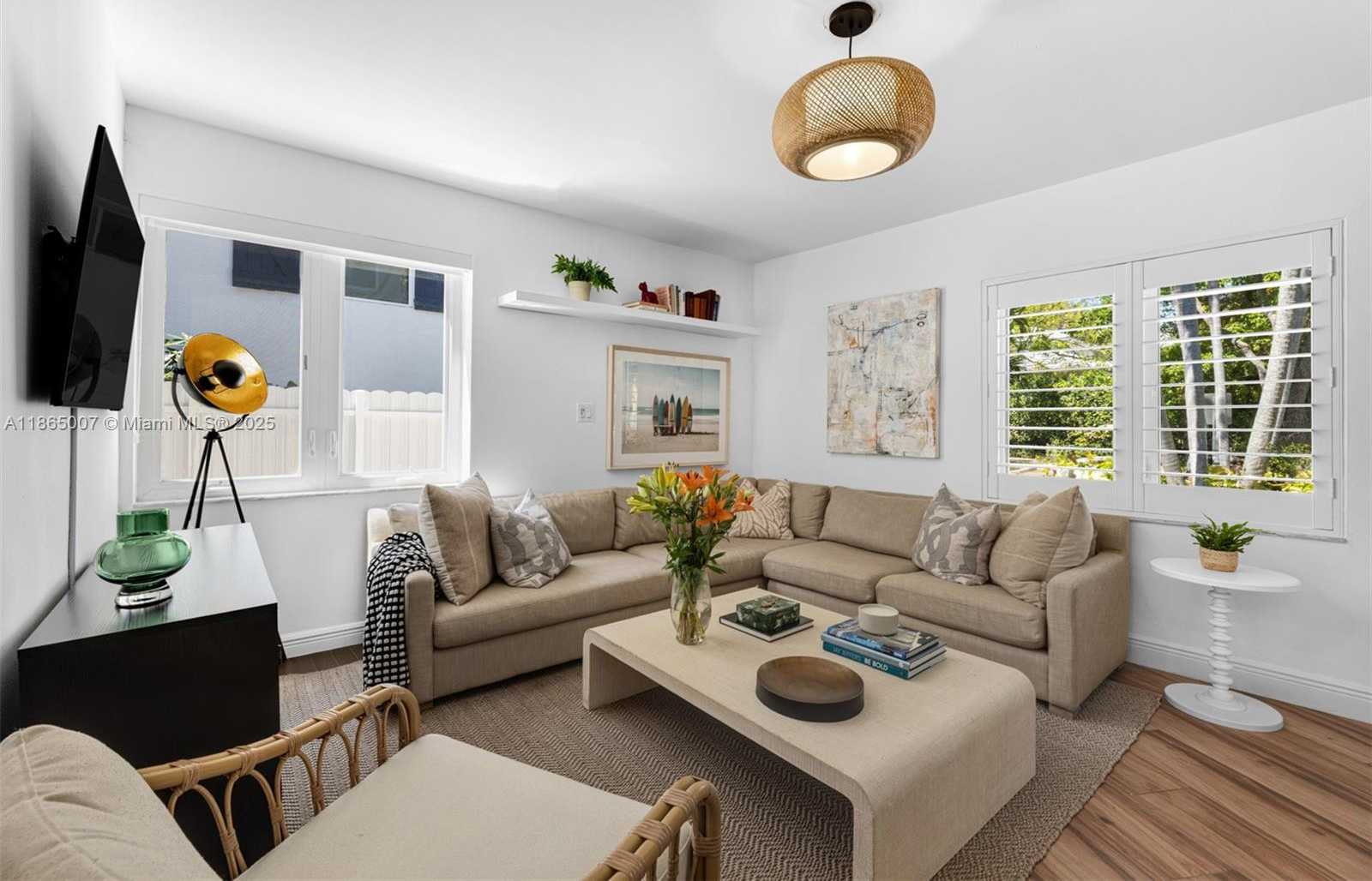 Small Image of 200 WEST MCINTYRE ST, Key Biscayne Number 46