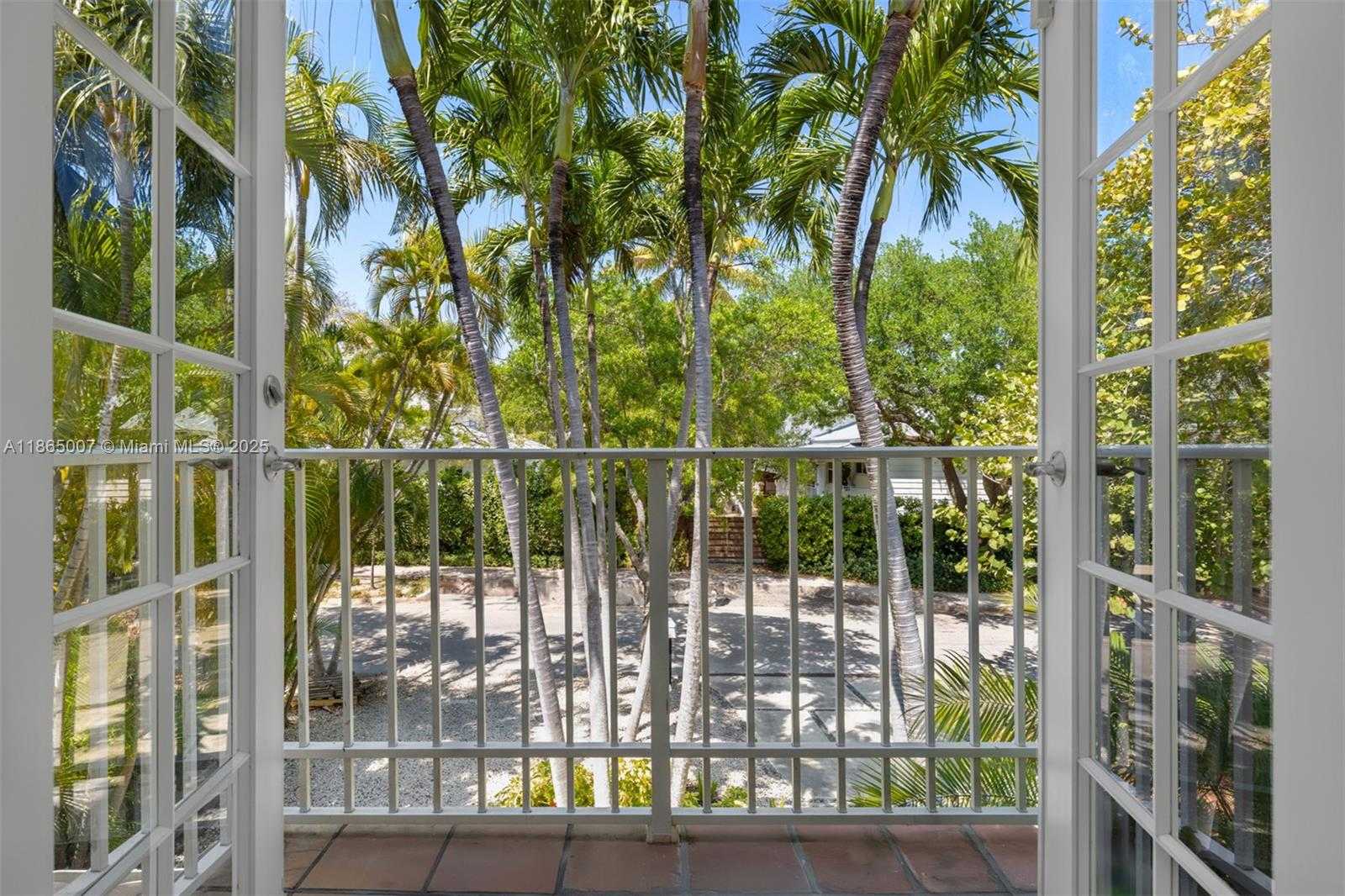 Small Image of 200 WEST MCINTYRE ST, Key Biscayne Number 49