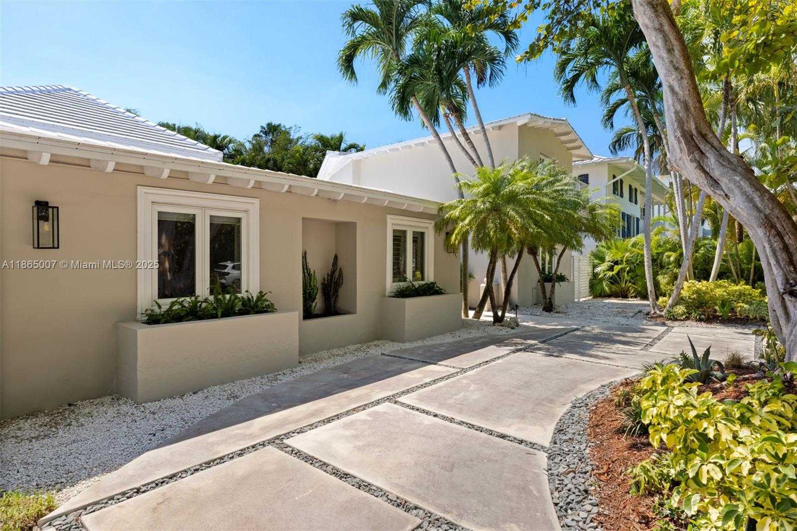 Small Image of 200 WEST MCINTYRE ST, Key Biscayne Number 52
