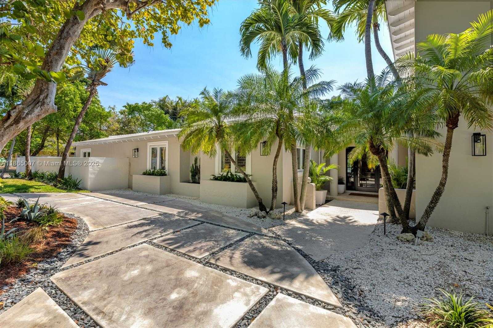 Small Image of 200 WEST MCINTYRE ST, Key Biscayne Number 53