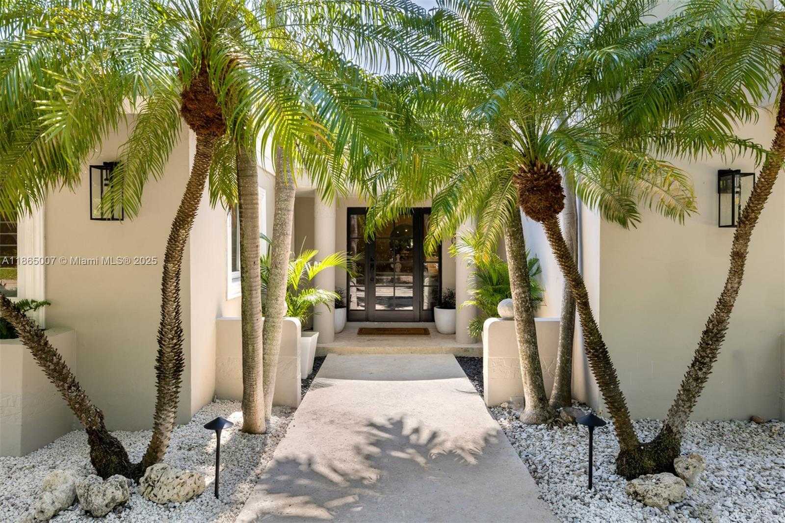 Small Image of 200 WEST MCINTYRE ST, Key Biscayne Number 54