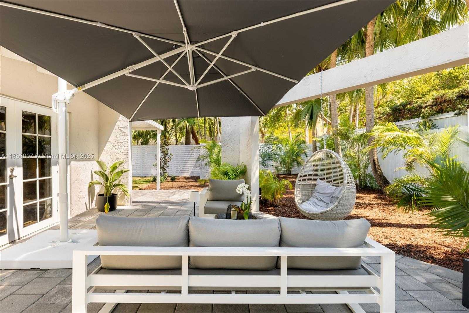 Small Image of 200 WEST MCINTYRE ST, Key Biscayne Number 57