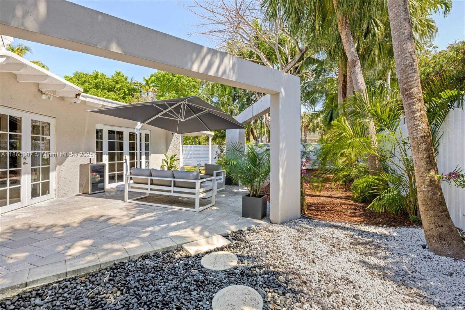 Small Image of 200 WEST MCINTYRE ST, Key Biscayne Number 64