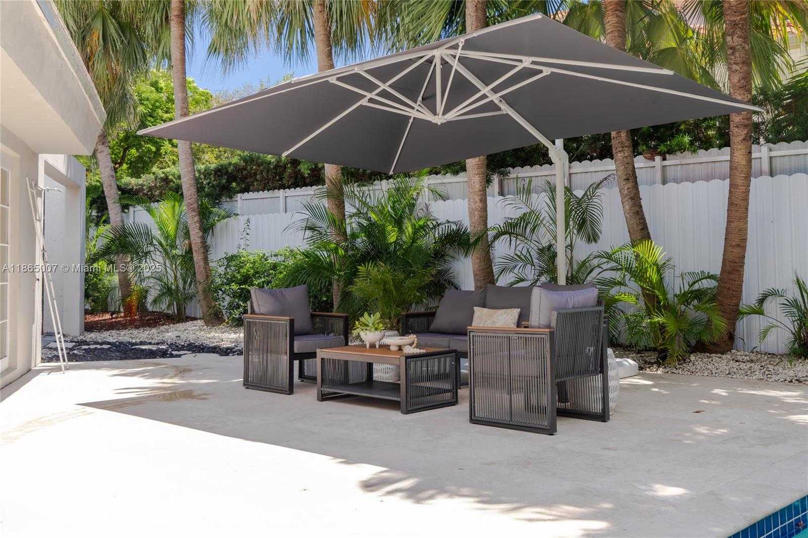 Small Image of 200 WEST MCINTYRE ST, Key Biscayne Number 65