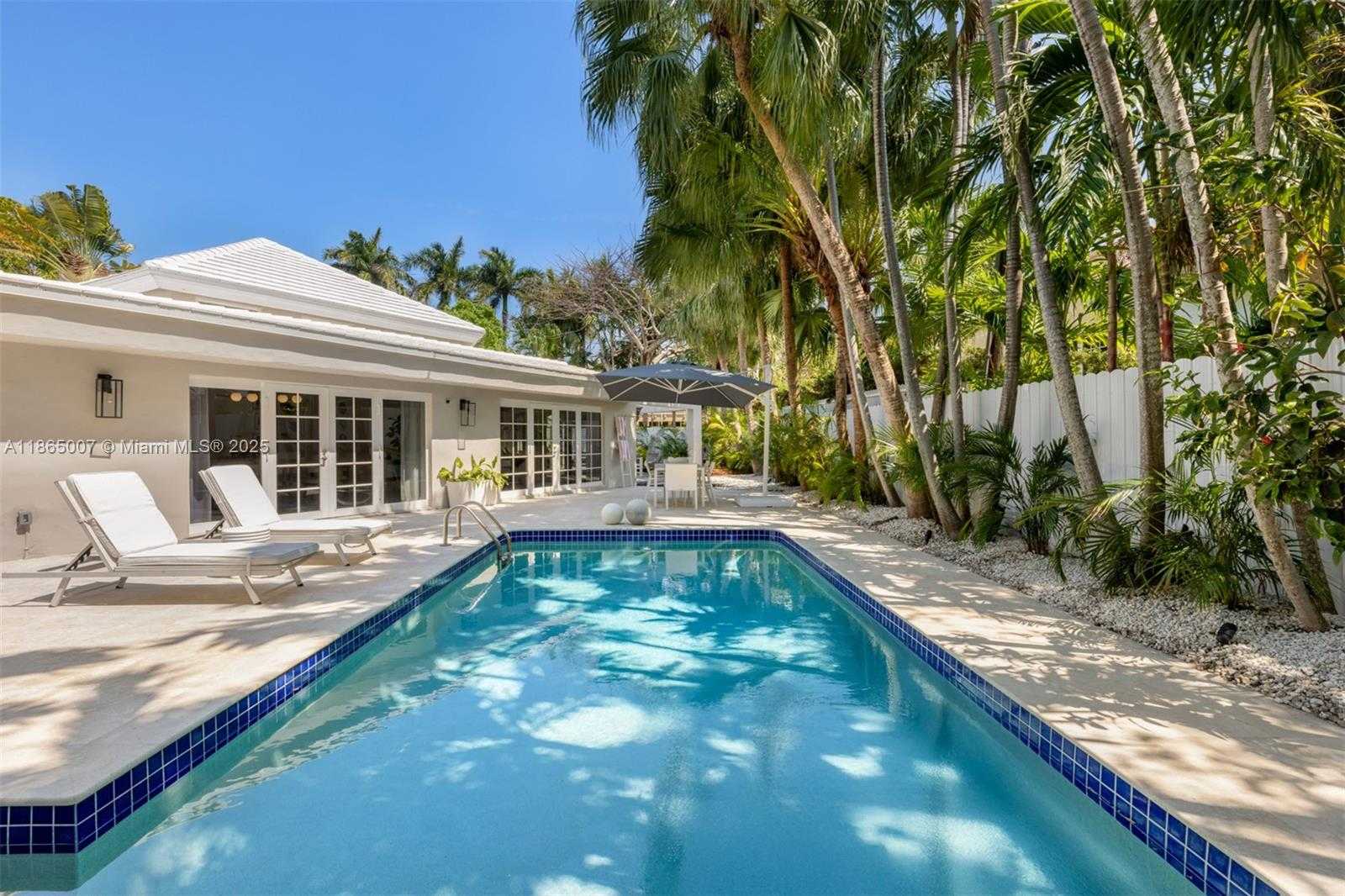 Small Image of 200 WEST MCINTYRE ST, Key Biscayne Number 71