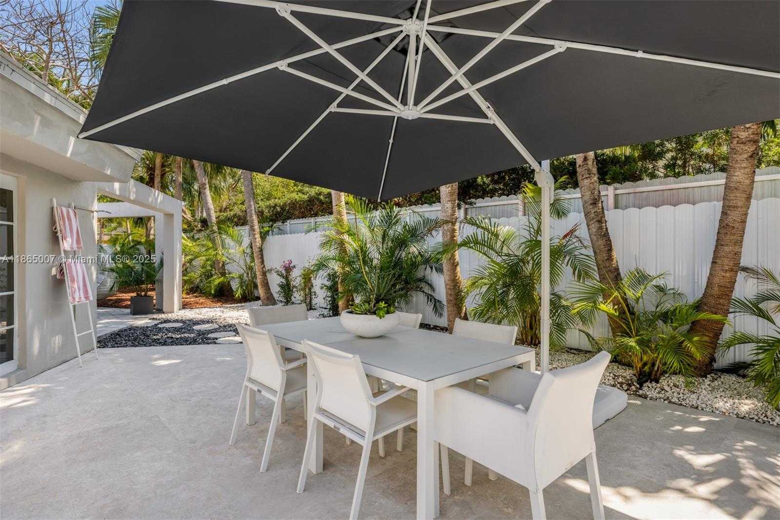 Small Image of 200 WEST MCINTYRE ST, Key Biscayne Number 75