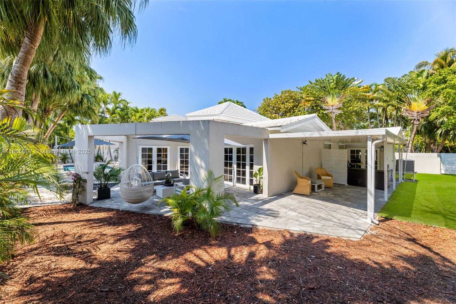 Small Image of 200 WEST MCINTYRE ST, Key Biscayne Number 76