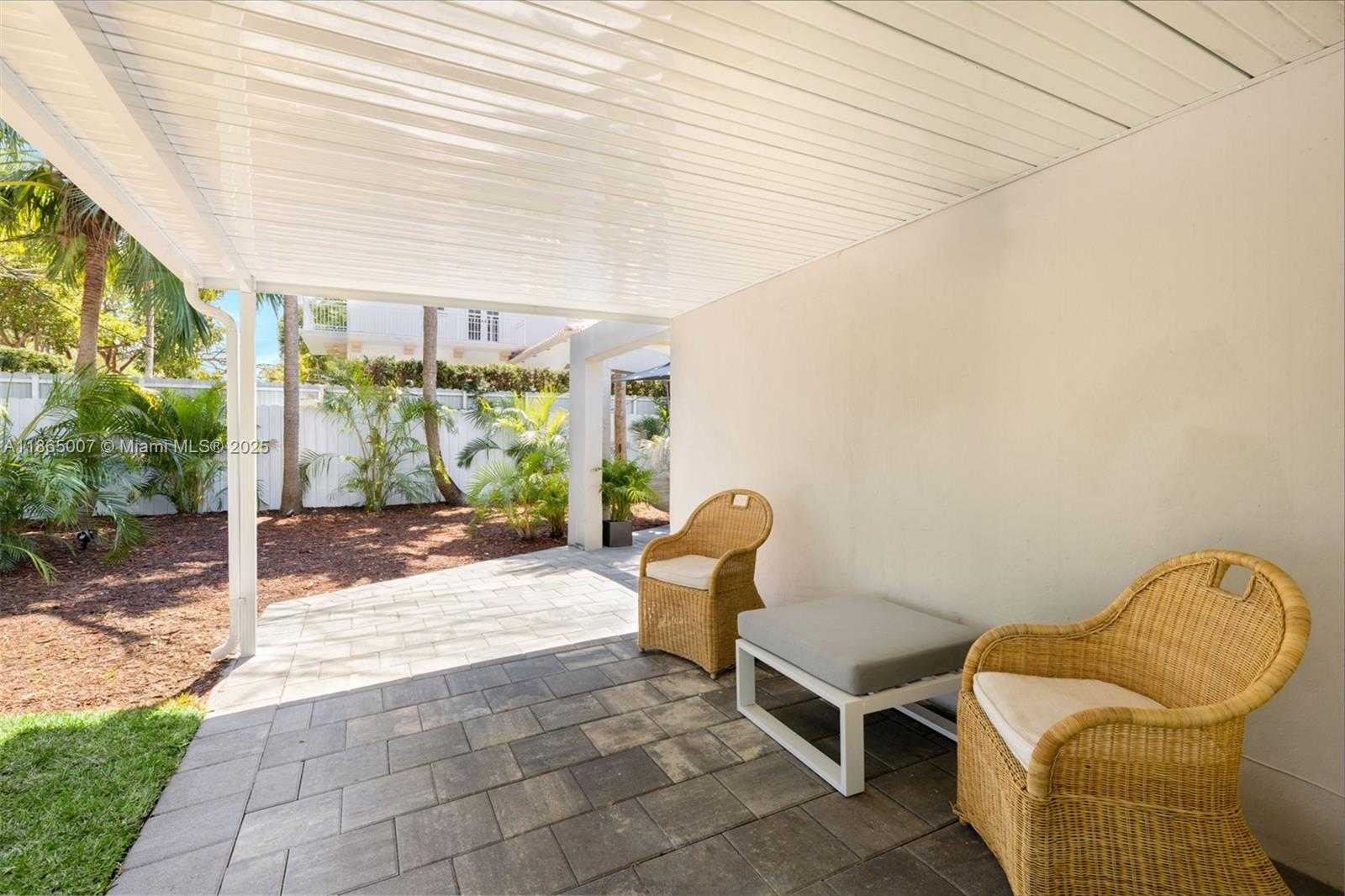 Small Image of 200 WEST MCINTYRE ST, Key Biscayne Number 77