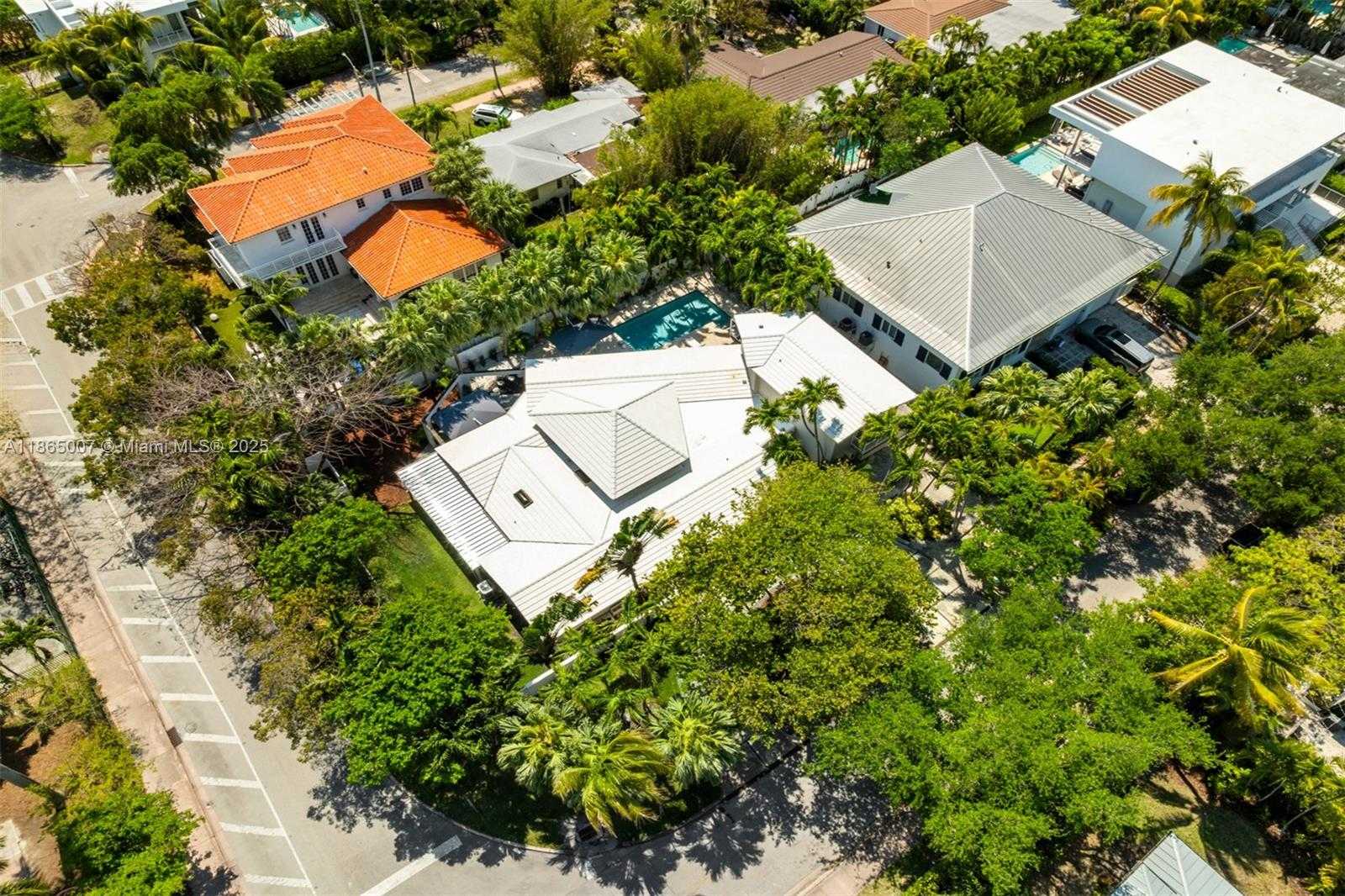 Small Image of 200 WEST MCINTYRE ST, Key Biscayne Number 78