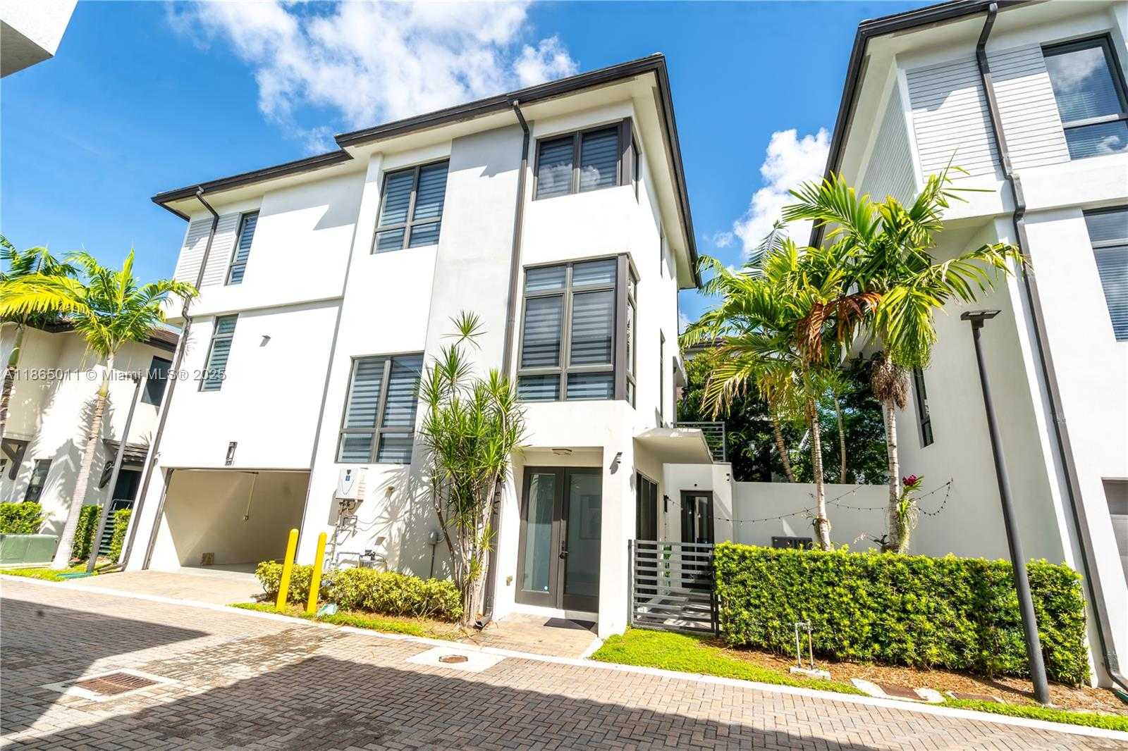 Small Image of 8263 NORTH WEST 47TH TER, Doral Number 42