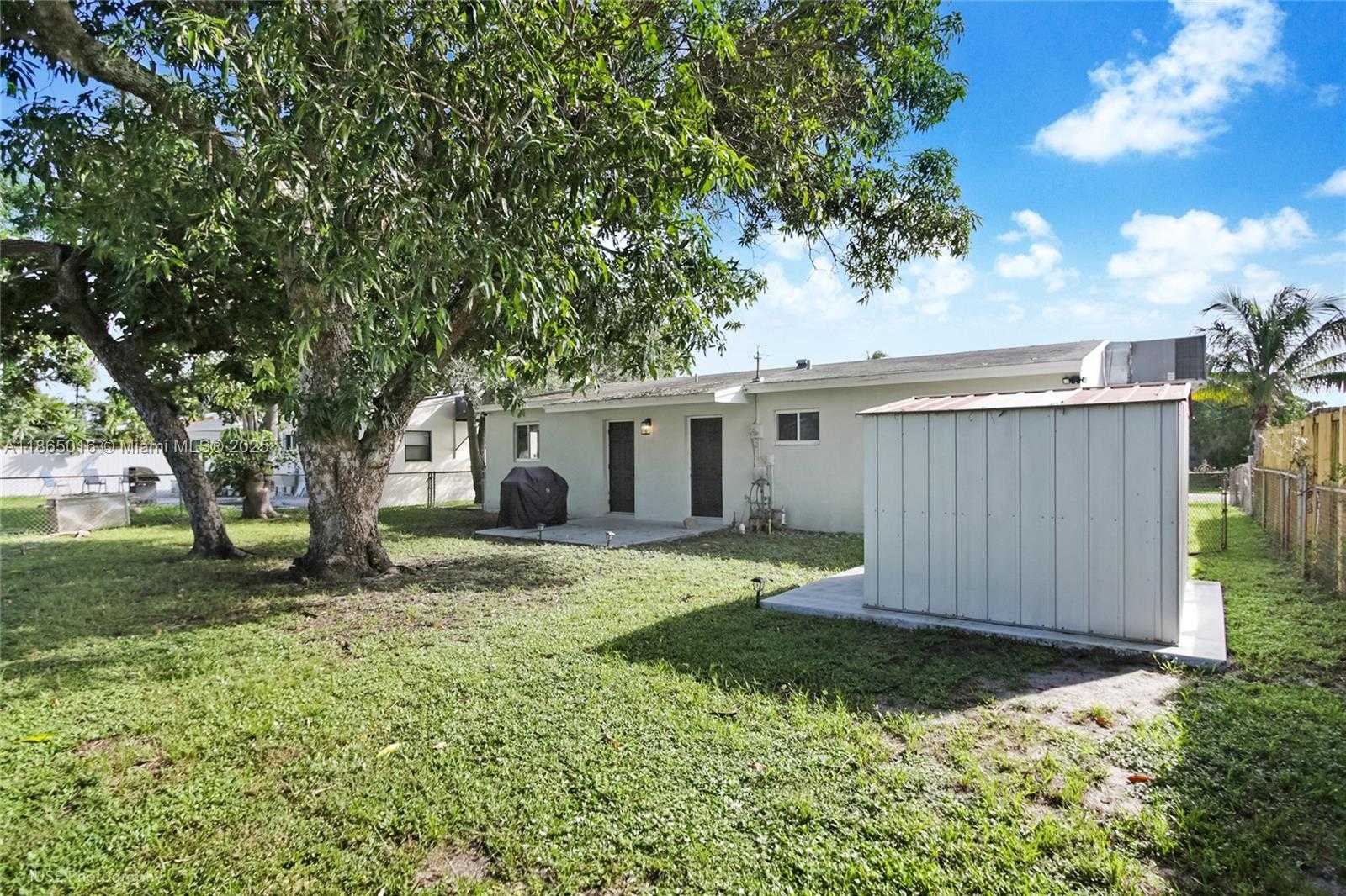 Small Image of 1000 NORTH 71ST TER, Hollywood Number 13