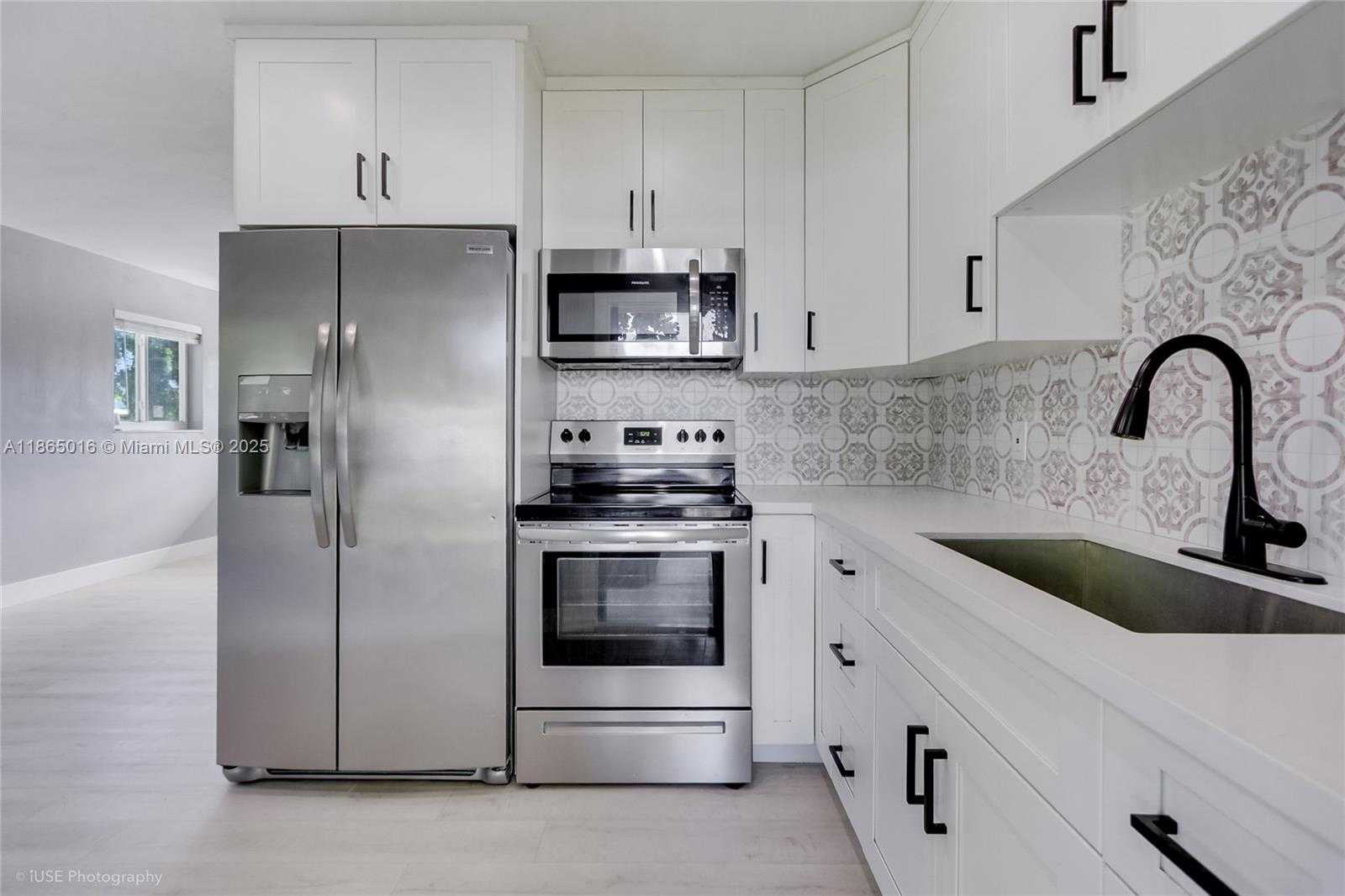 Small Image of 1000 NORTH 71ST TER, Hollywood Number 19