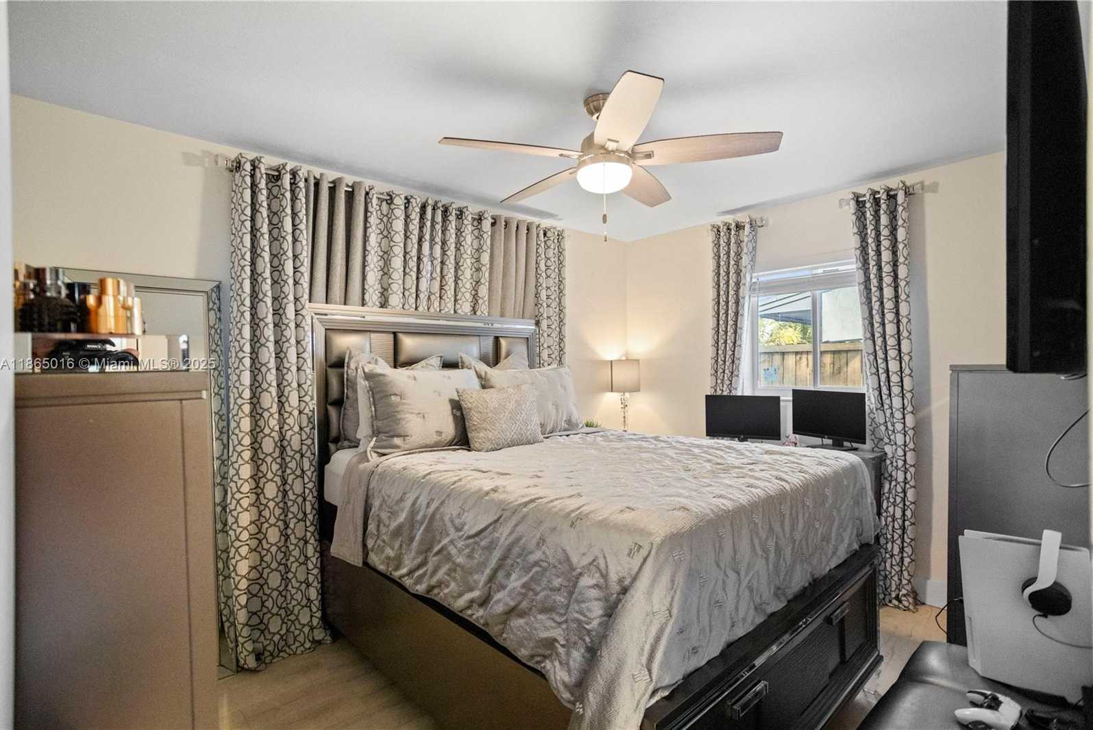 Small Image of 1000 NORTH 71ST TER, Hollywood Number 39