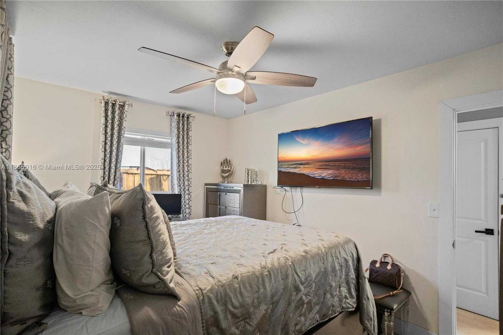 Small Image of 1000 NORTH 71ST TER, Hollywood Number 40