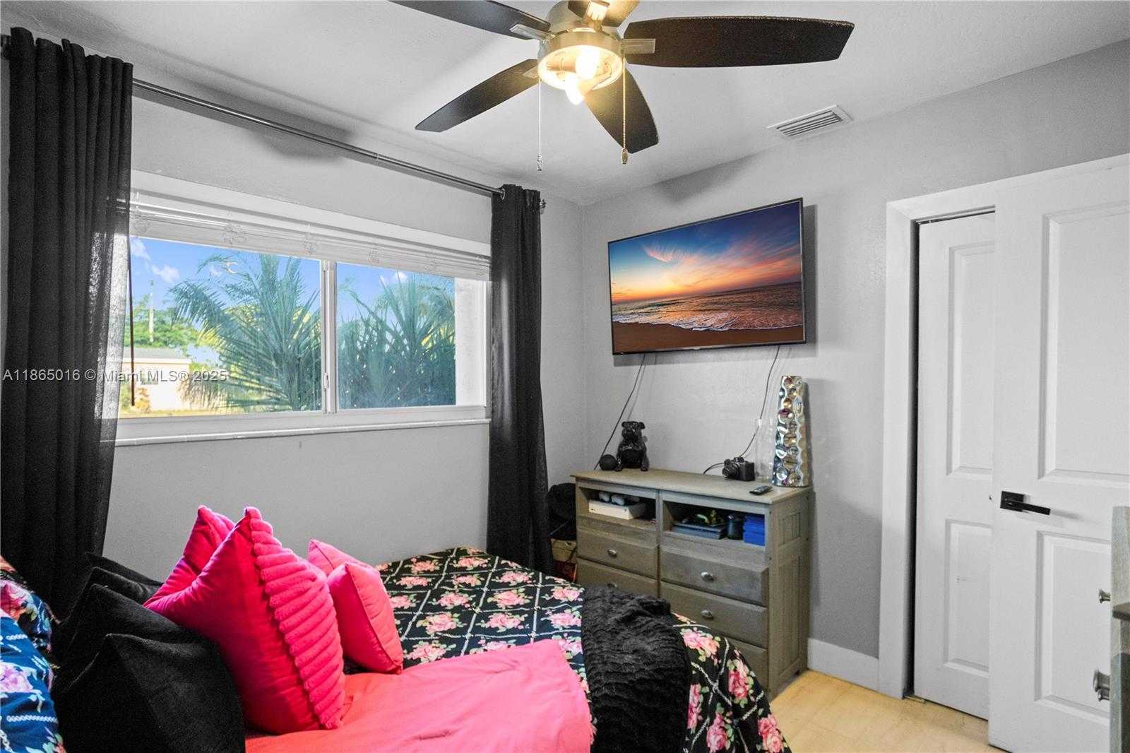 Small Image of 1000 NORTH 71ST TER, Hollywood Number 44