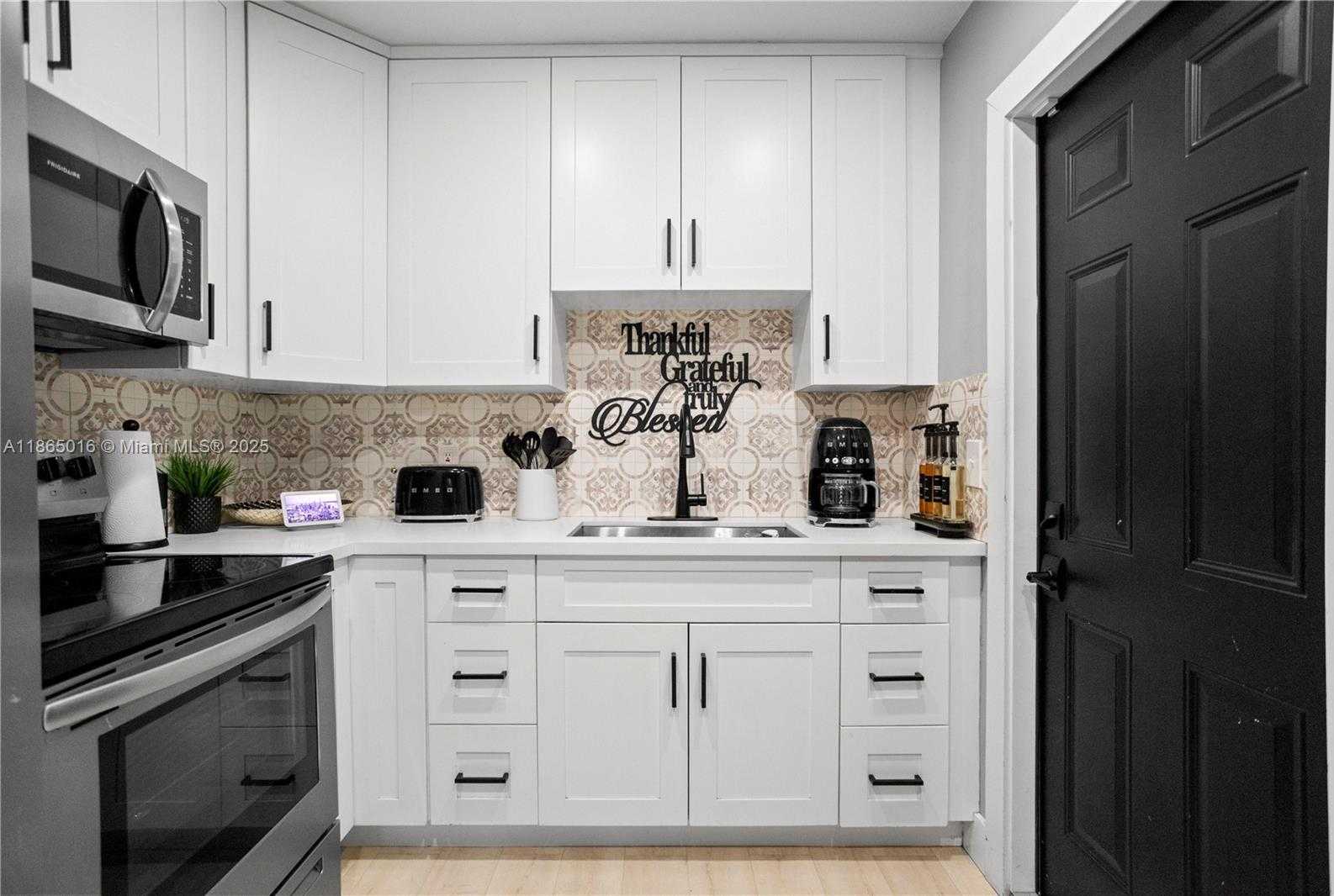 Small Image of 1000 NORTH 71ST TER, Hollywood Number 65