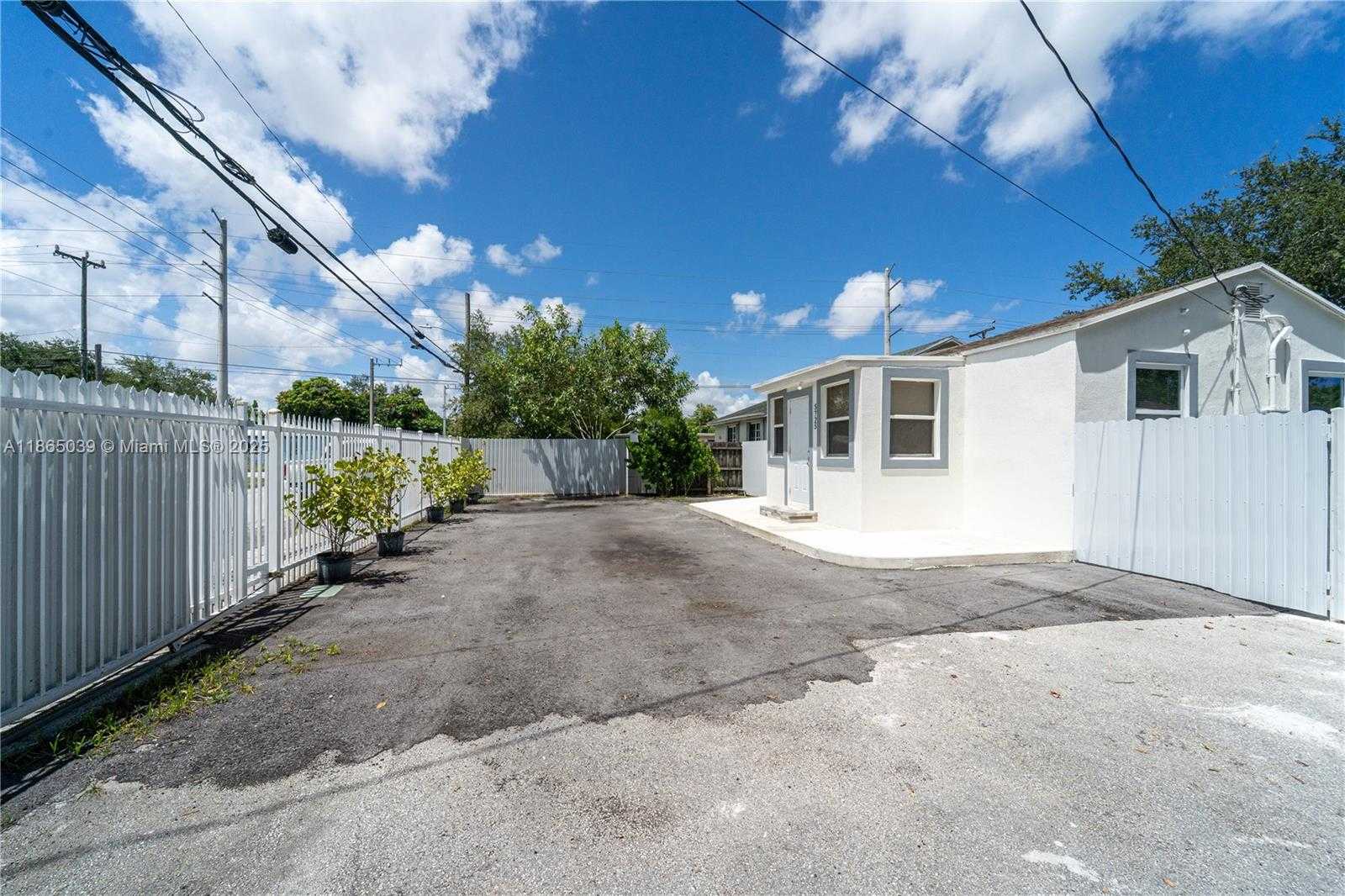 Small Image of 5725 NORTH WEST 24TH AVE, Miami Number 2