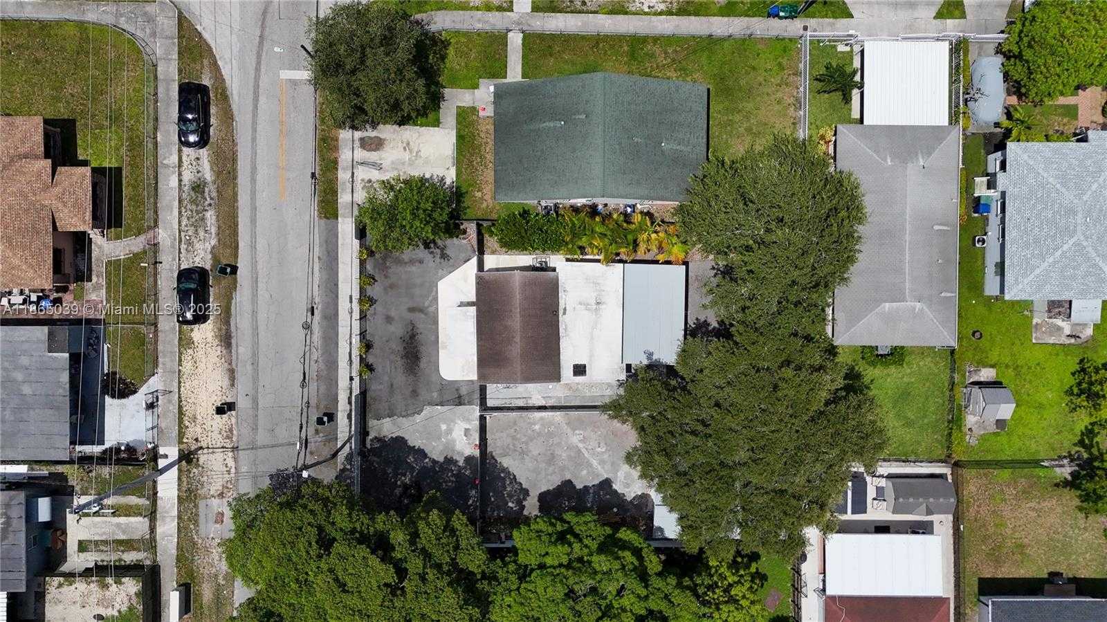 Small Image of 5725 NORTH WEST 24TH AVE, Miami Number 21