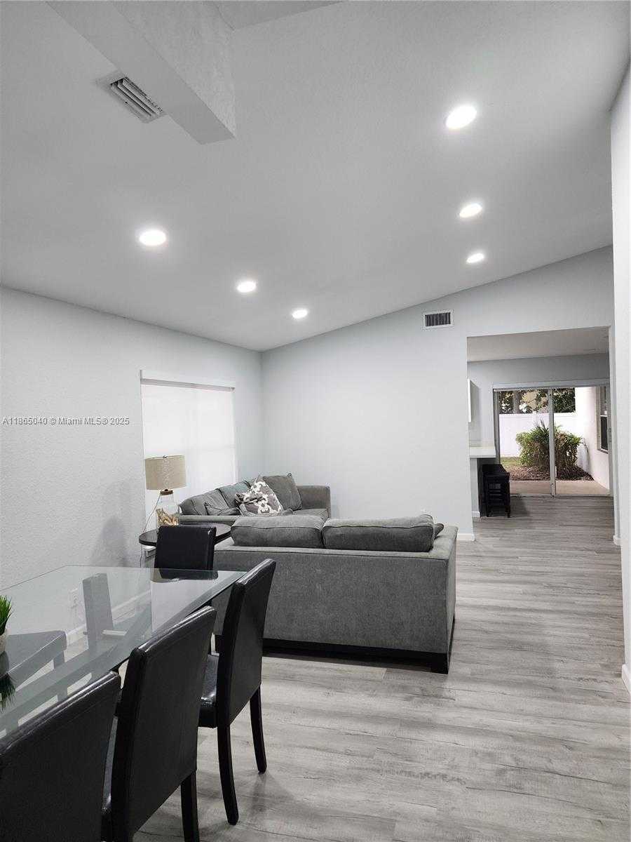 Small Image of 1701 NORTH WEST 6TH AVE, Fort Lauderdale Number 5