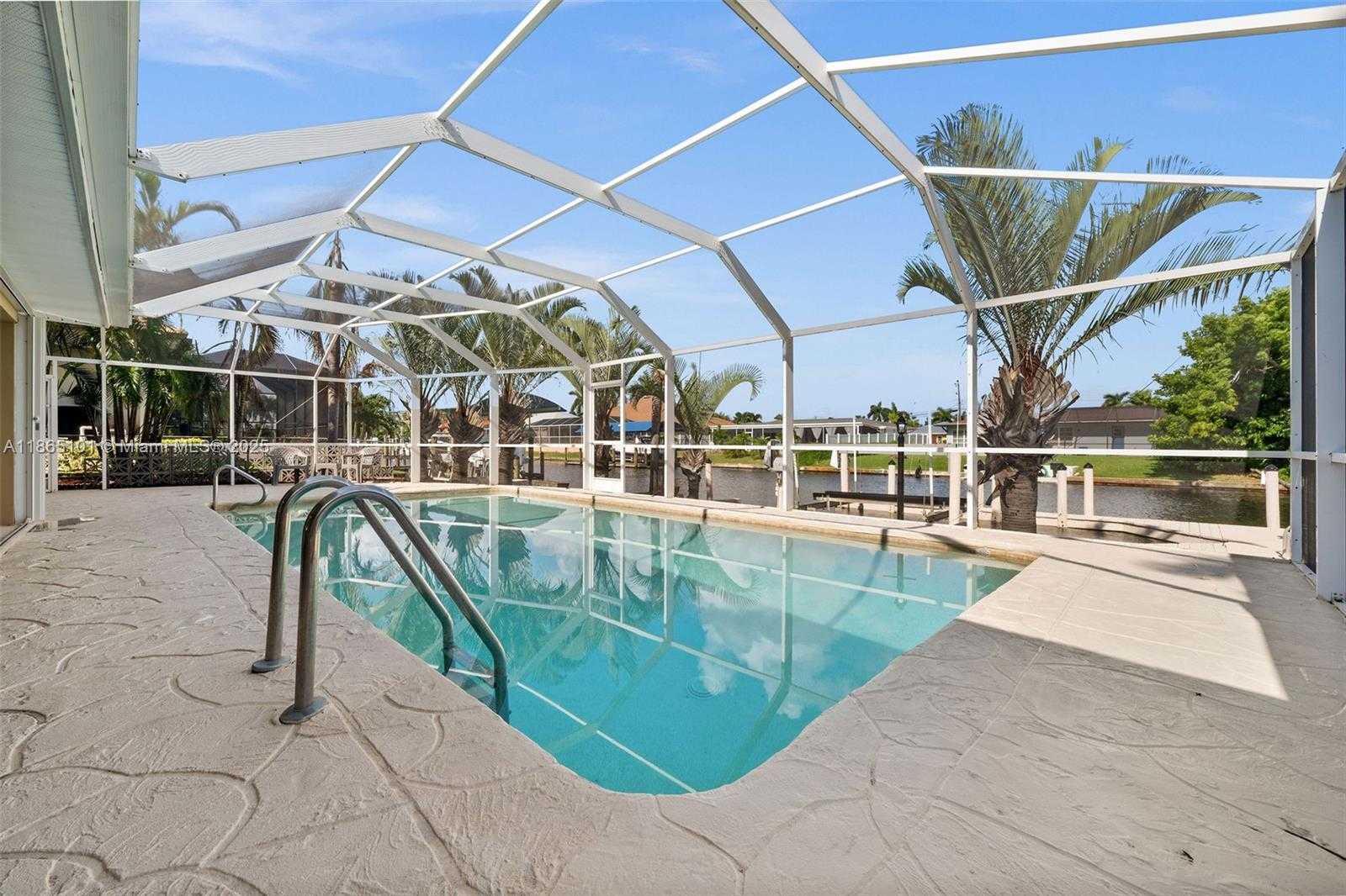 Small Image of 4927 SW 2ND AVE, Cape Coral Number 3