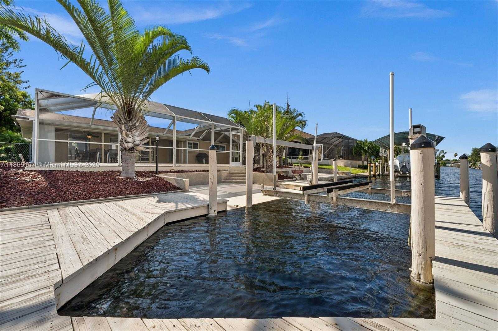 Small Image of 4927 SW 2ND AVE, Cape Coral Number 33