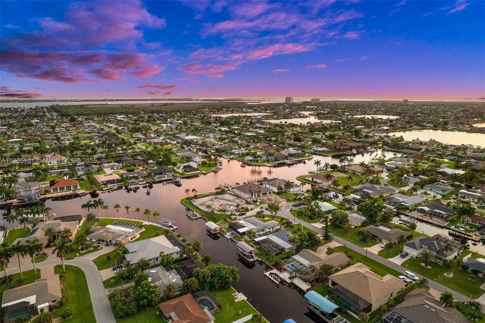 Small Image of 4927 SW 2ND AVE, Cape Coral Number 48