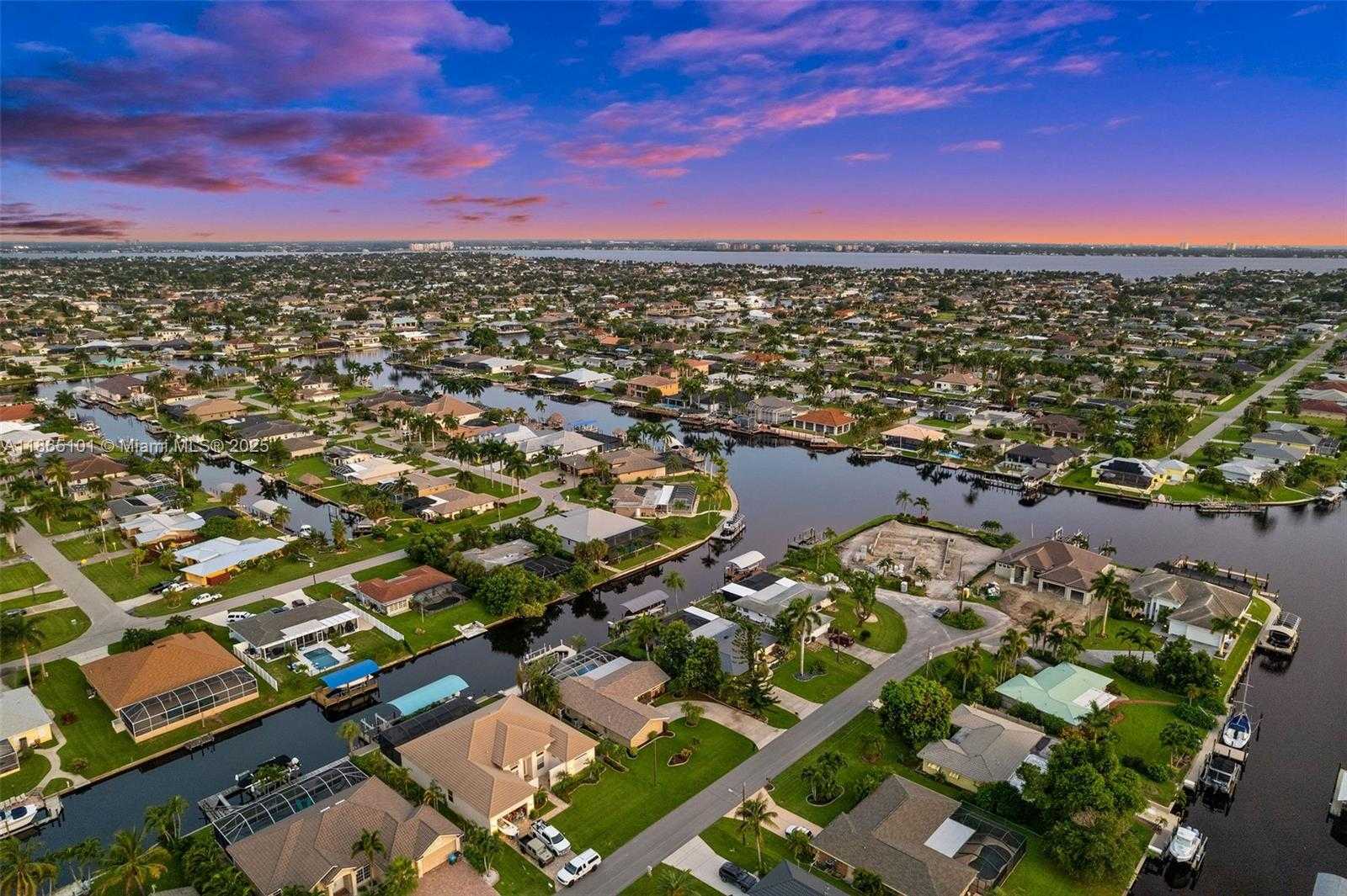 Small Image of 4927 SW 2ND AVE, Cape Coral Number 49