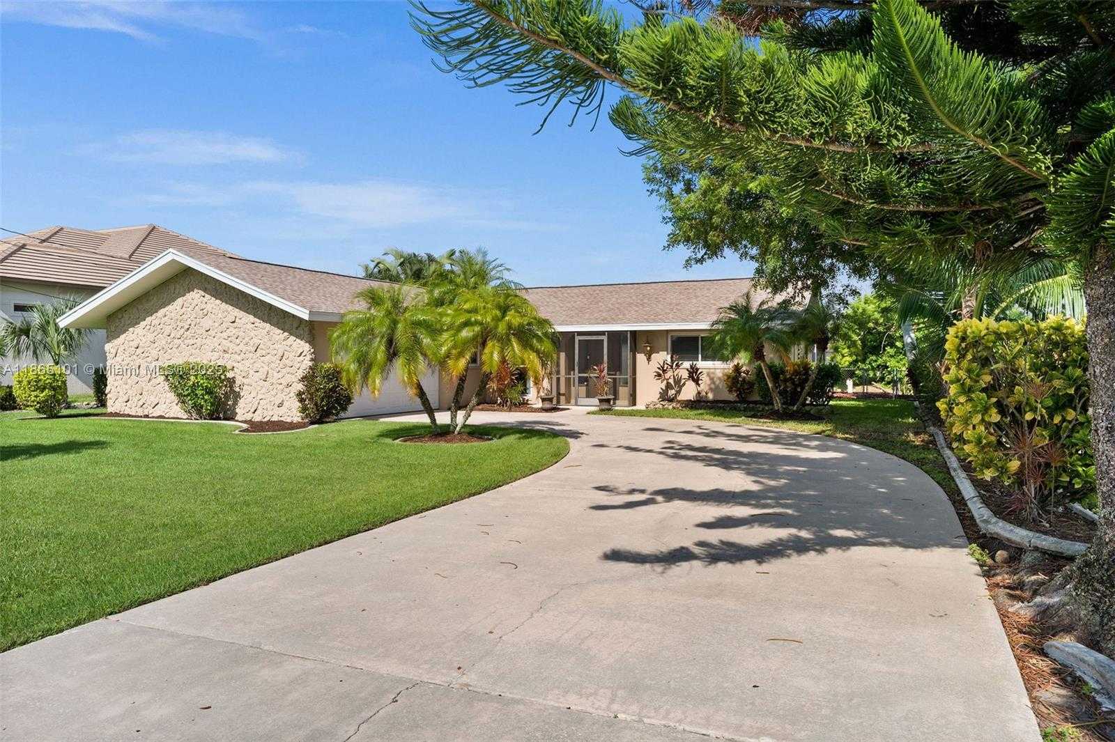 Small Image of 4927 SW 2ND AVE, Cape Coral Number 5