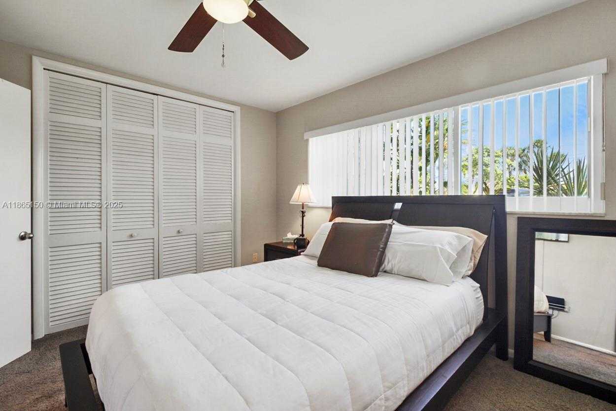 Small Image of 19125 WATERWAY RD, Jupiter Number 13
