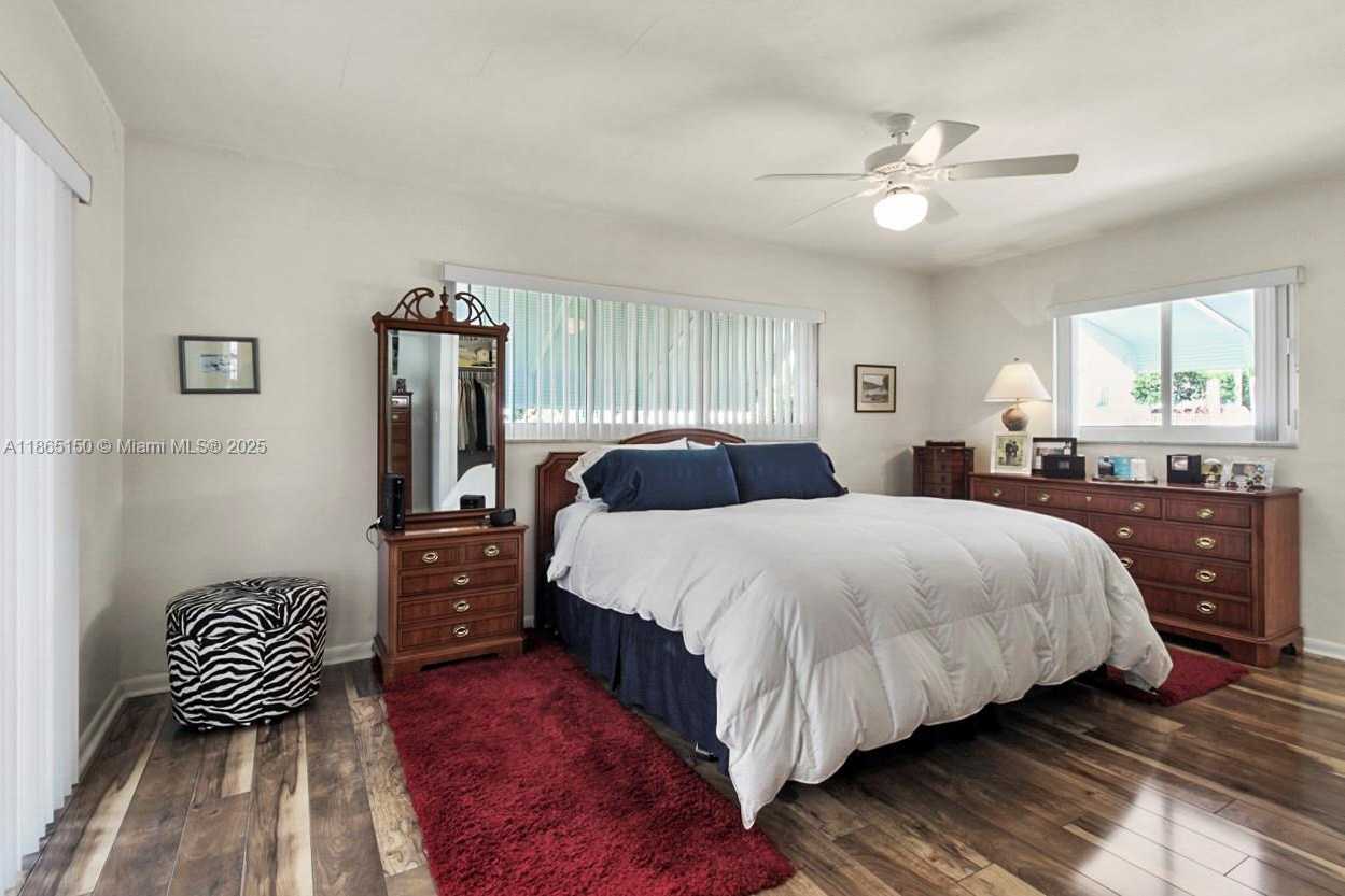 Small Image of 19125 WATERWAY RD, Jupiter Number 14