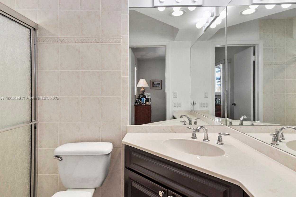 Small Image of 19125 WATERWAY RD, Jupiter Number 16
