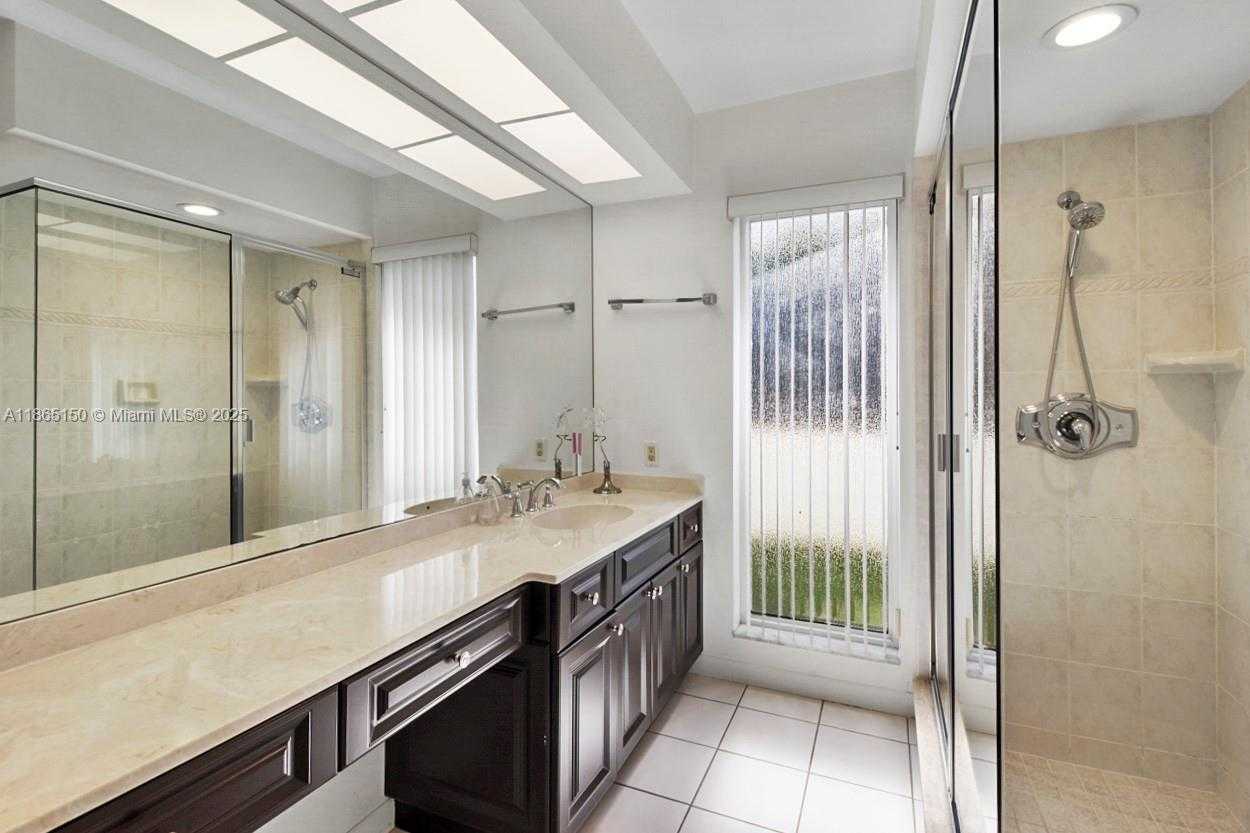 Small Image of 19125 WATERWAY RD, Jupiter Number 17