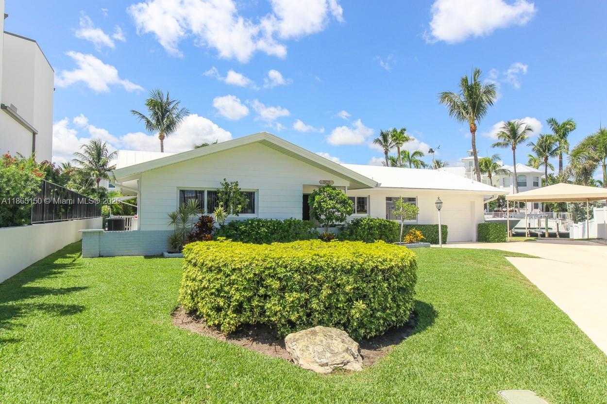 Small Image of 19125 WATERWAY RD, Jupiter Number 2